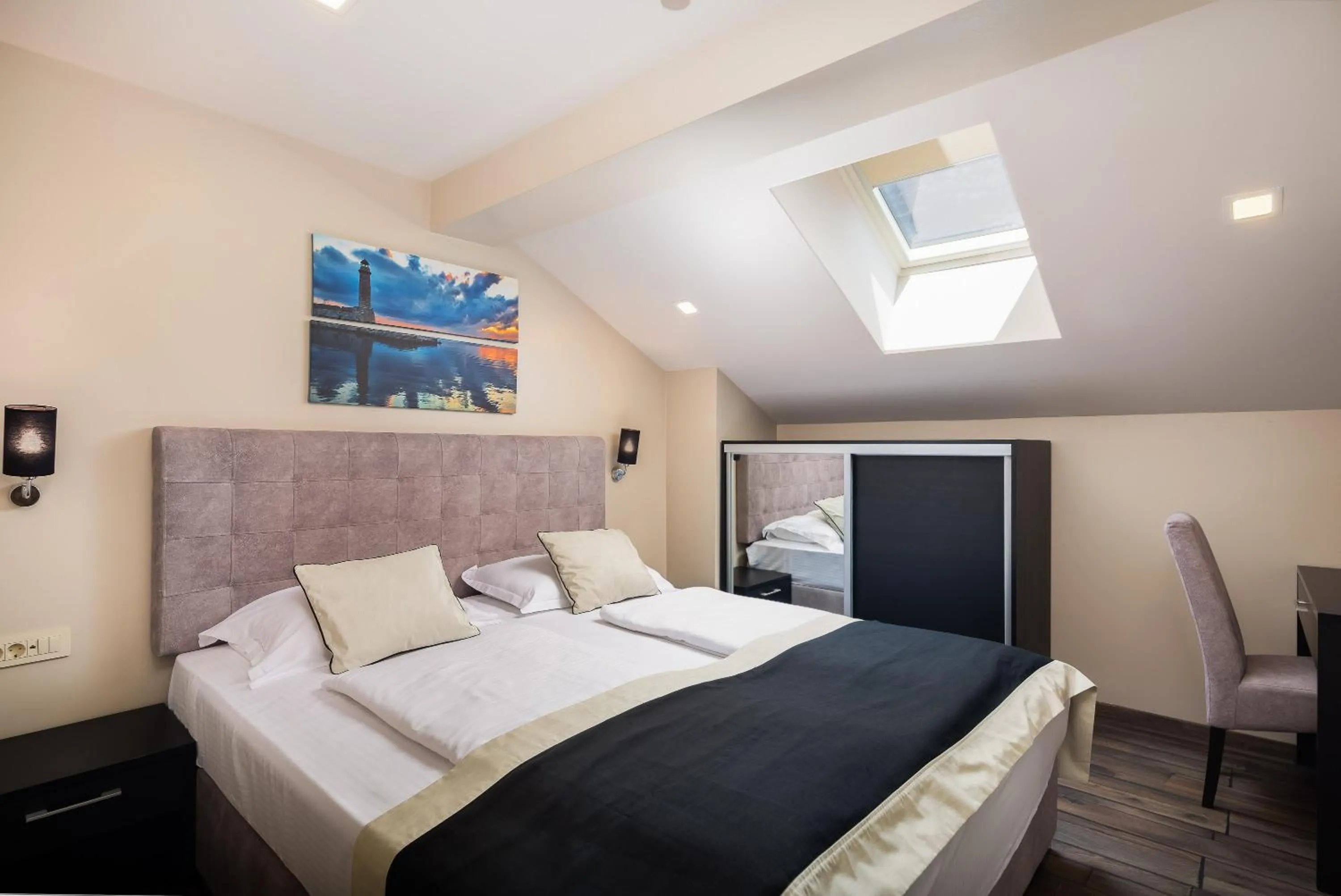 Bedroom, Bed in Hotel Central Beach 9