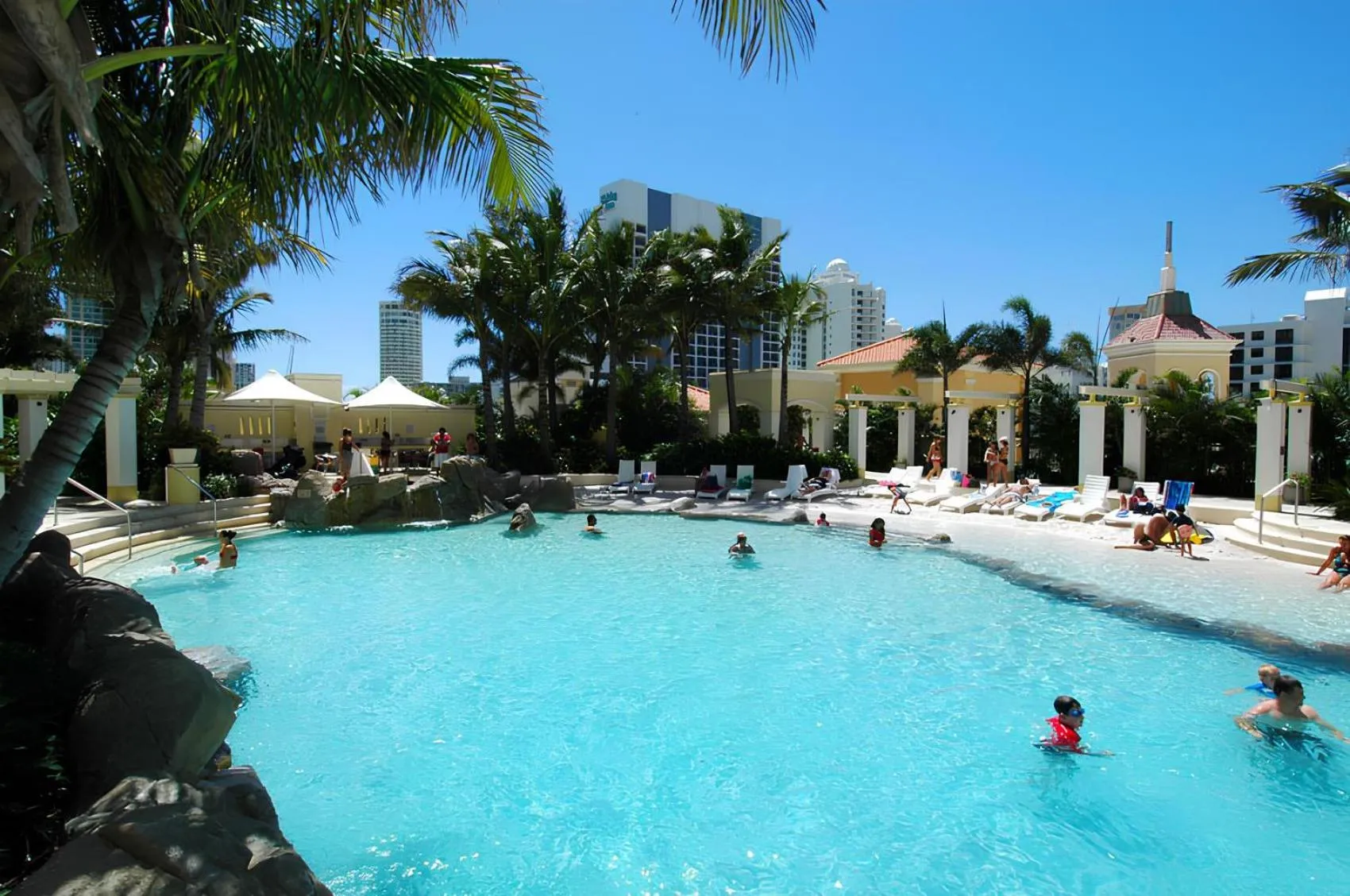 Chevron Renaissance | High Floor Ocean View Apartments by Gold Coast Holidays