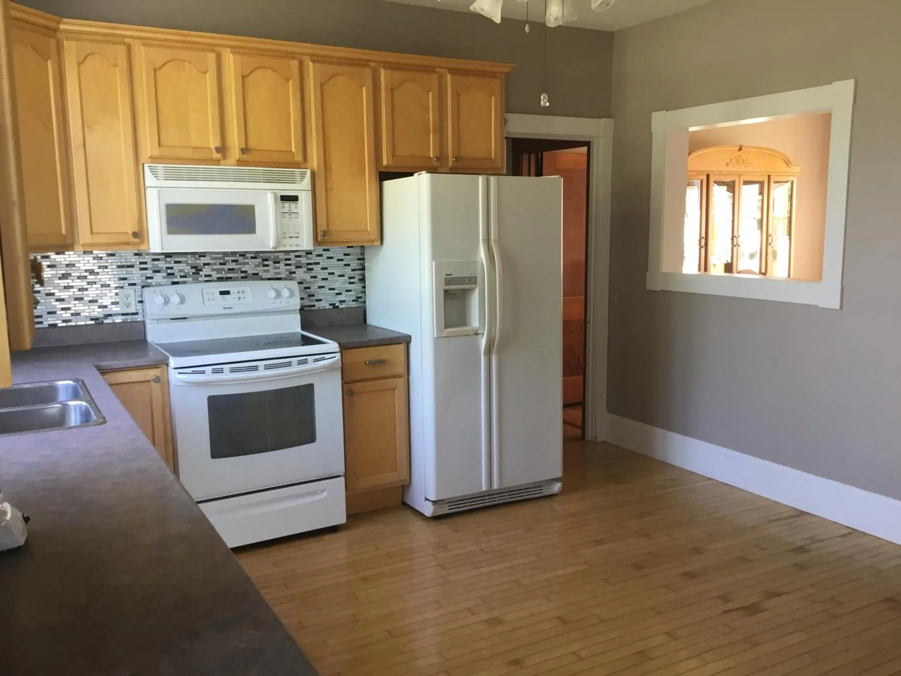 Kitchen or kitchenette in The Coastal Country House in New Brunswick
