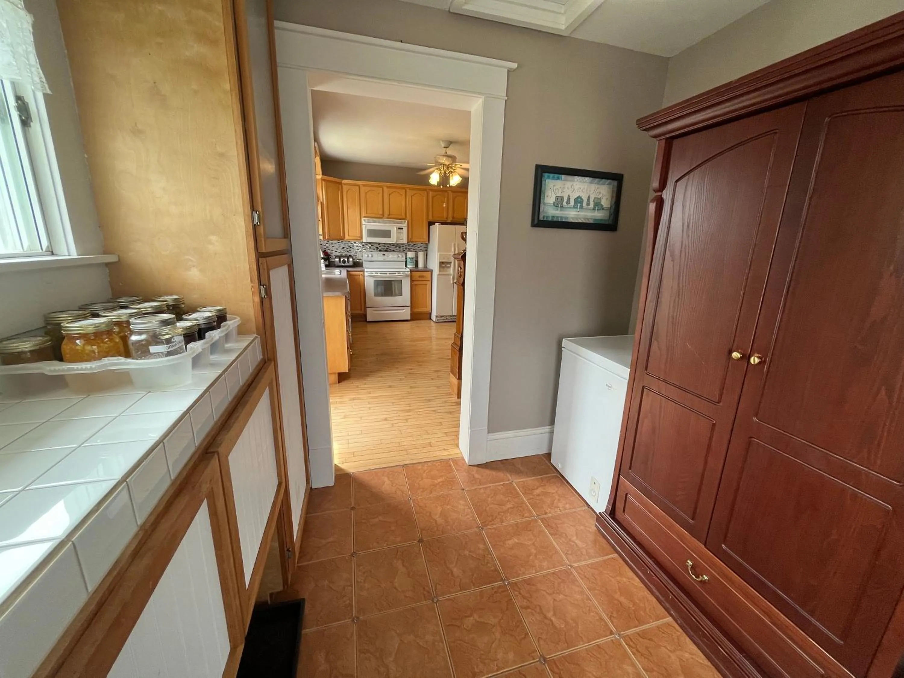 Kitchen or kitchenette in The Coastal Country House in New Brunswick