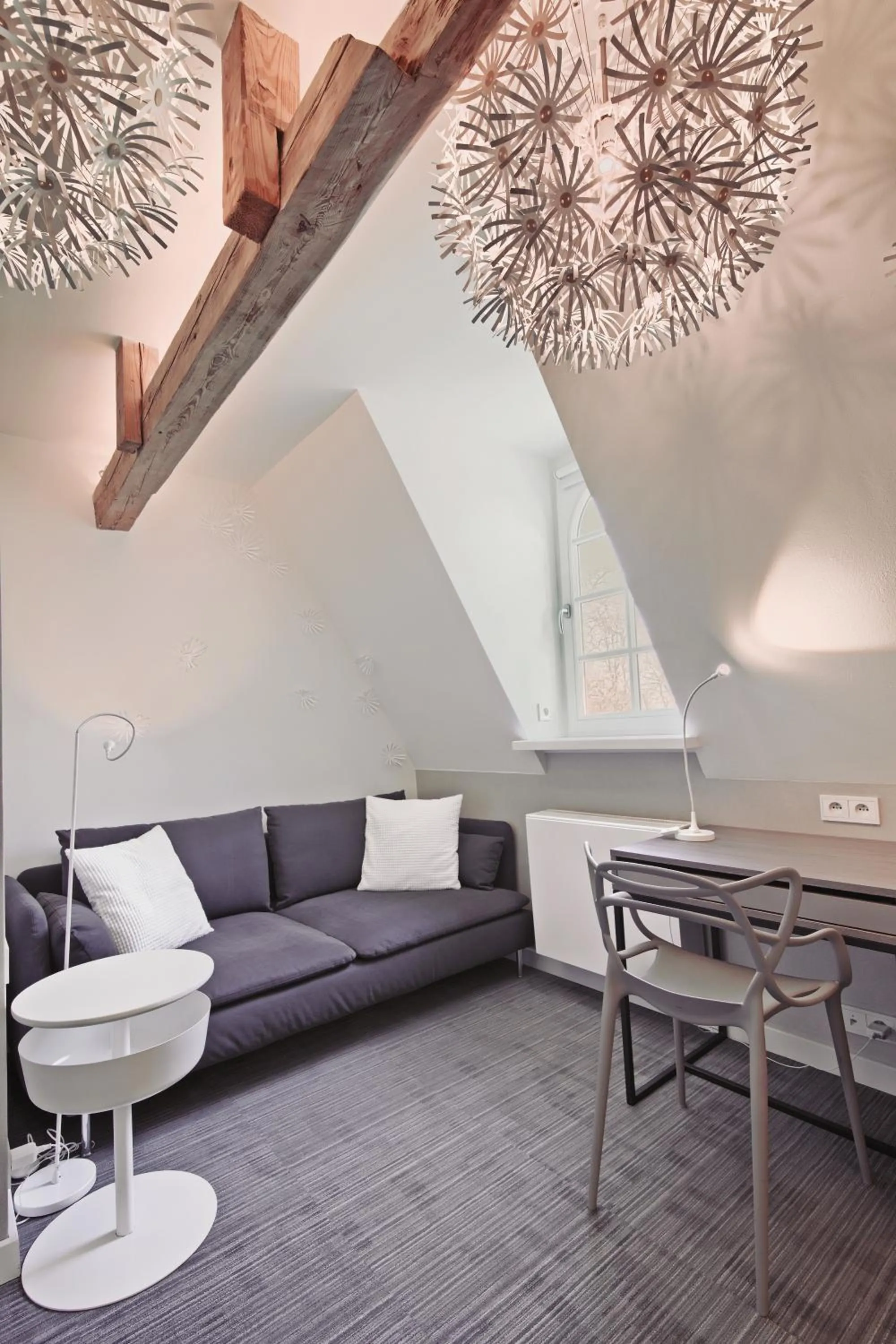 Communal lounge/ TV room in Pałac Pakosław