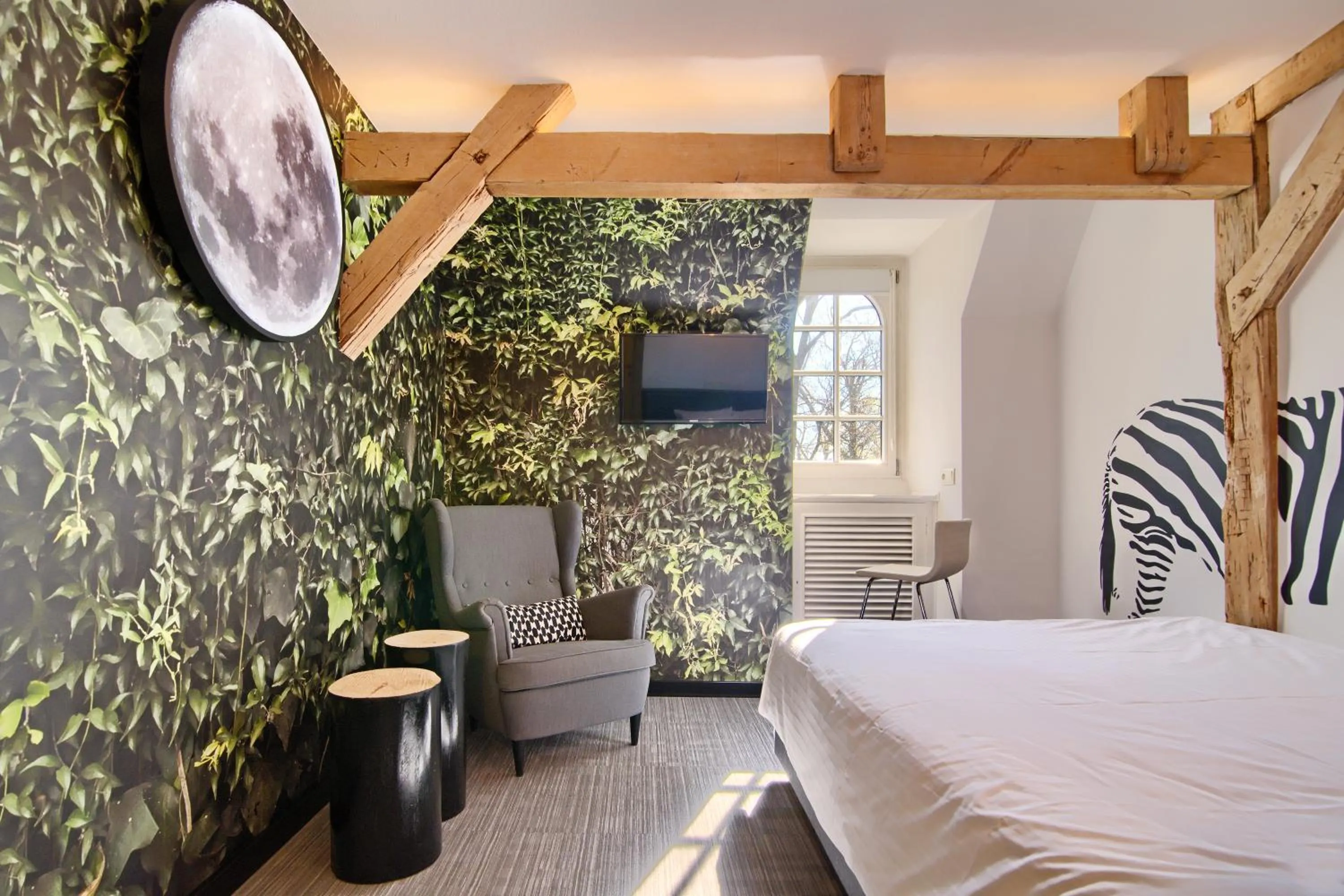 Seating area, Bed in Pałac Pakosław