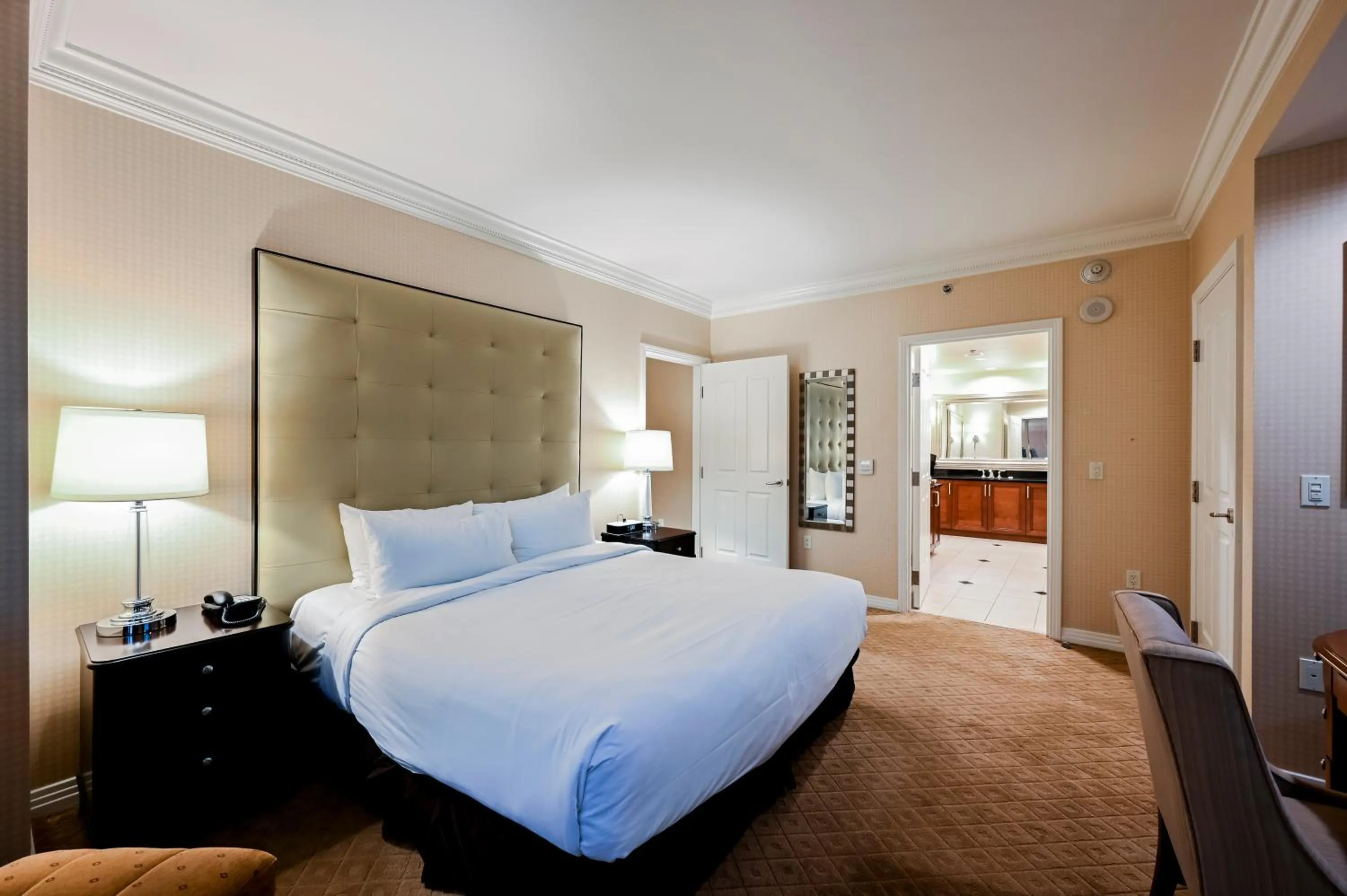 Bedroom, Bed in StripViewSuites at Signature