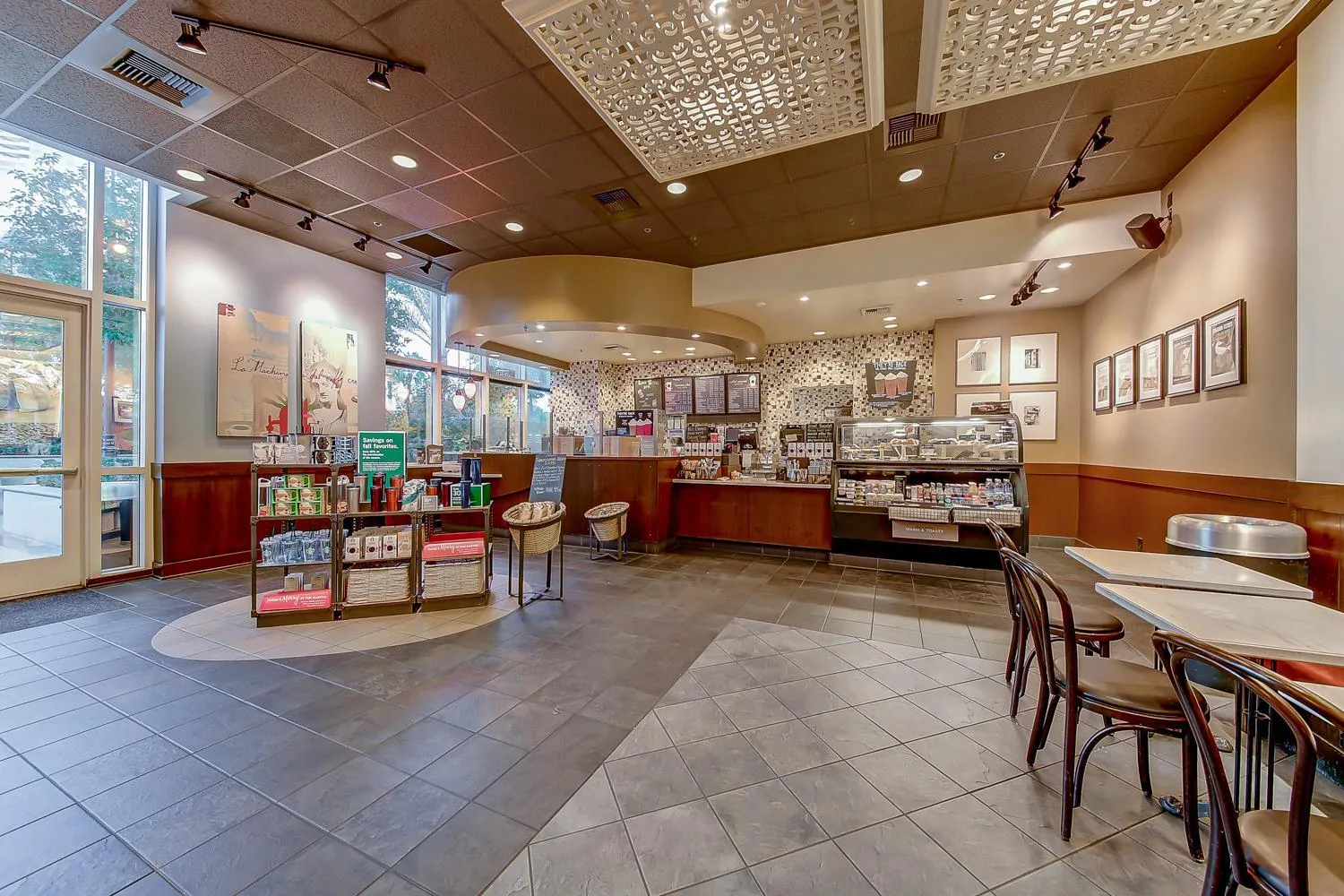 Restaurant/places to eat in StripViewSuites at Signature