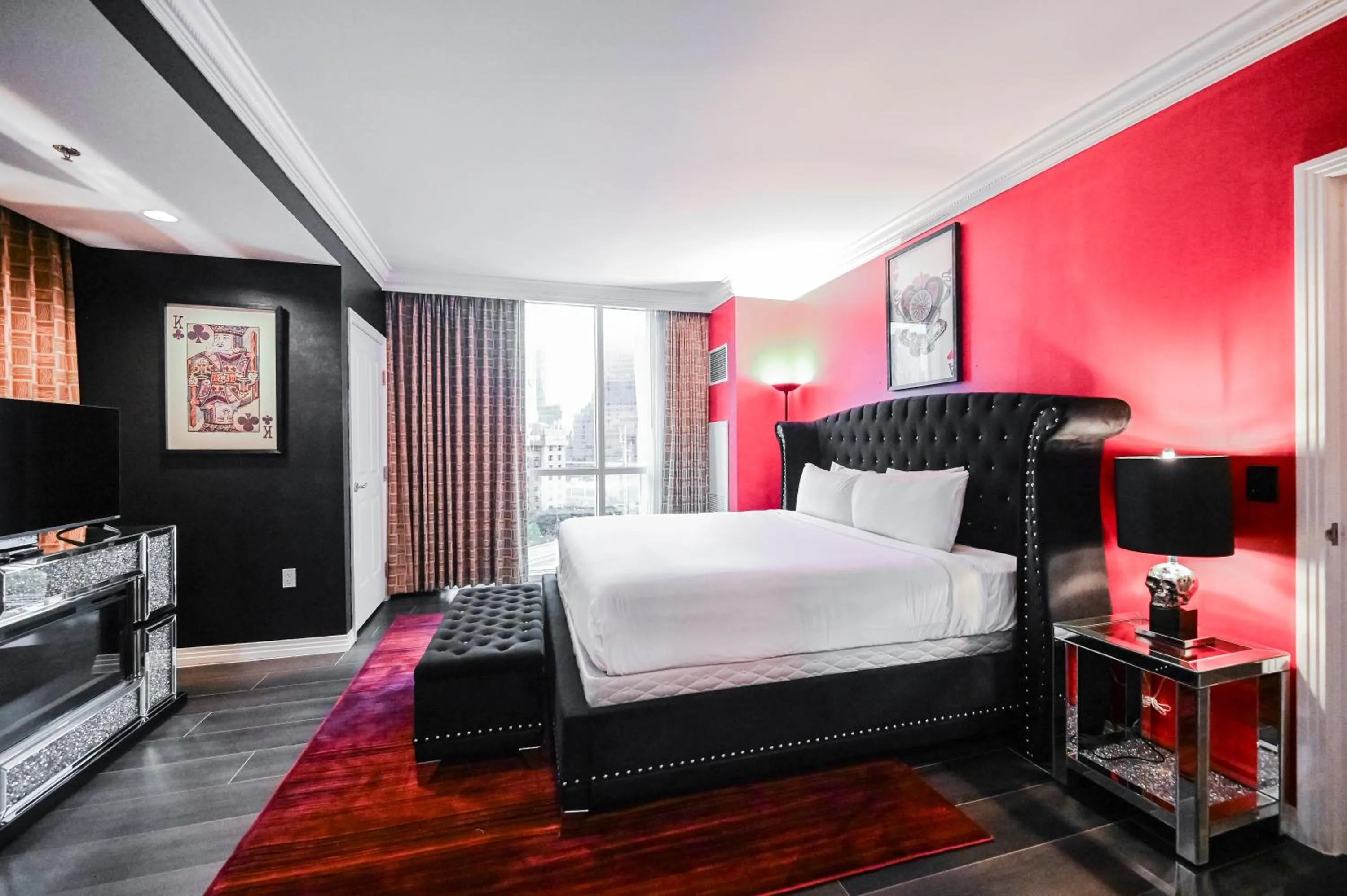 Bedroom, Bed in StripViewSuites at Signature