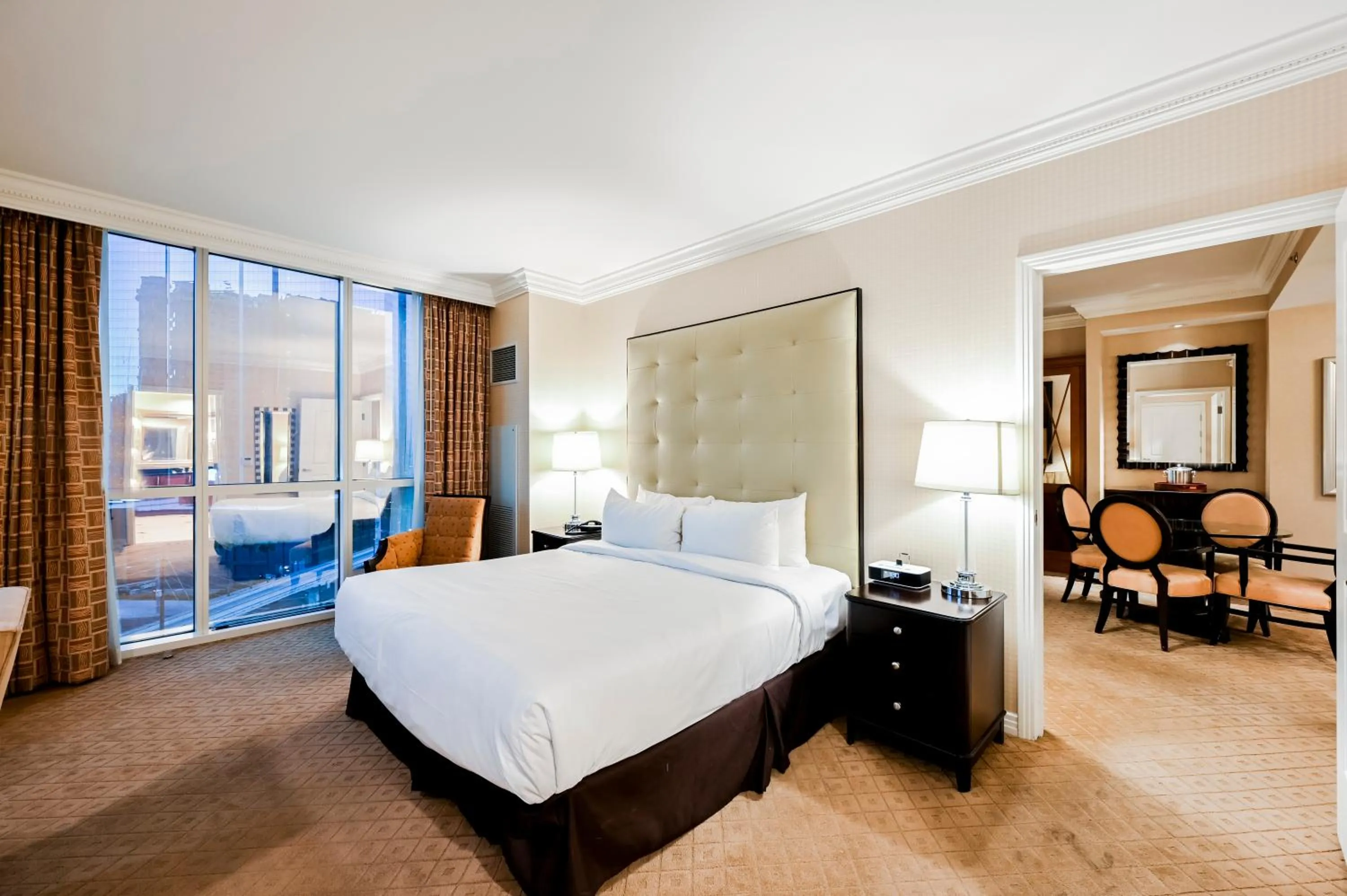 Bedroom, Bed in StripViewSuites at Signature