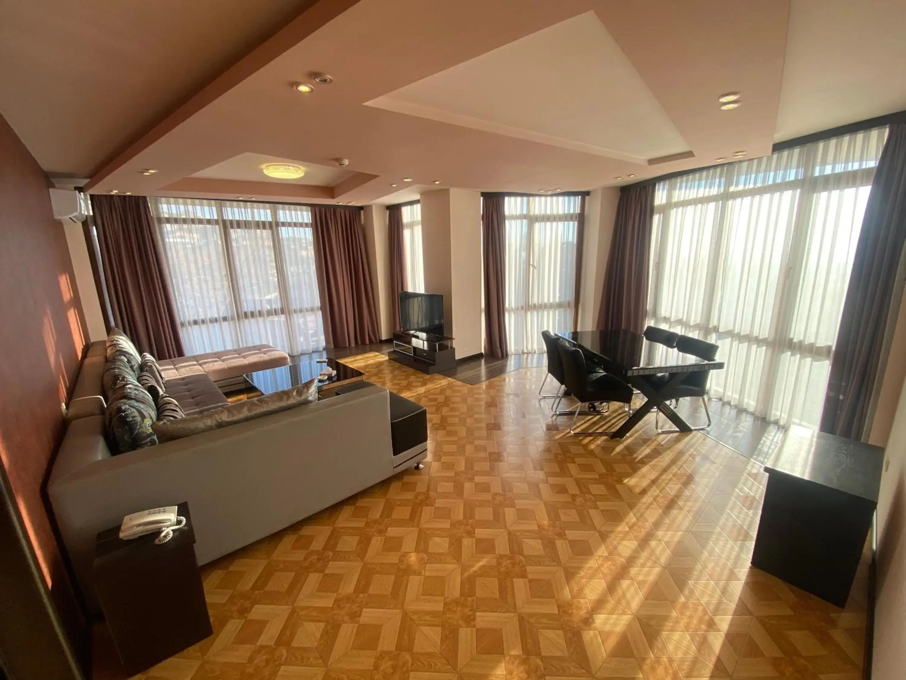 Deluxe Suite in Grand Hills Deluxe Suite in Grand Hills