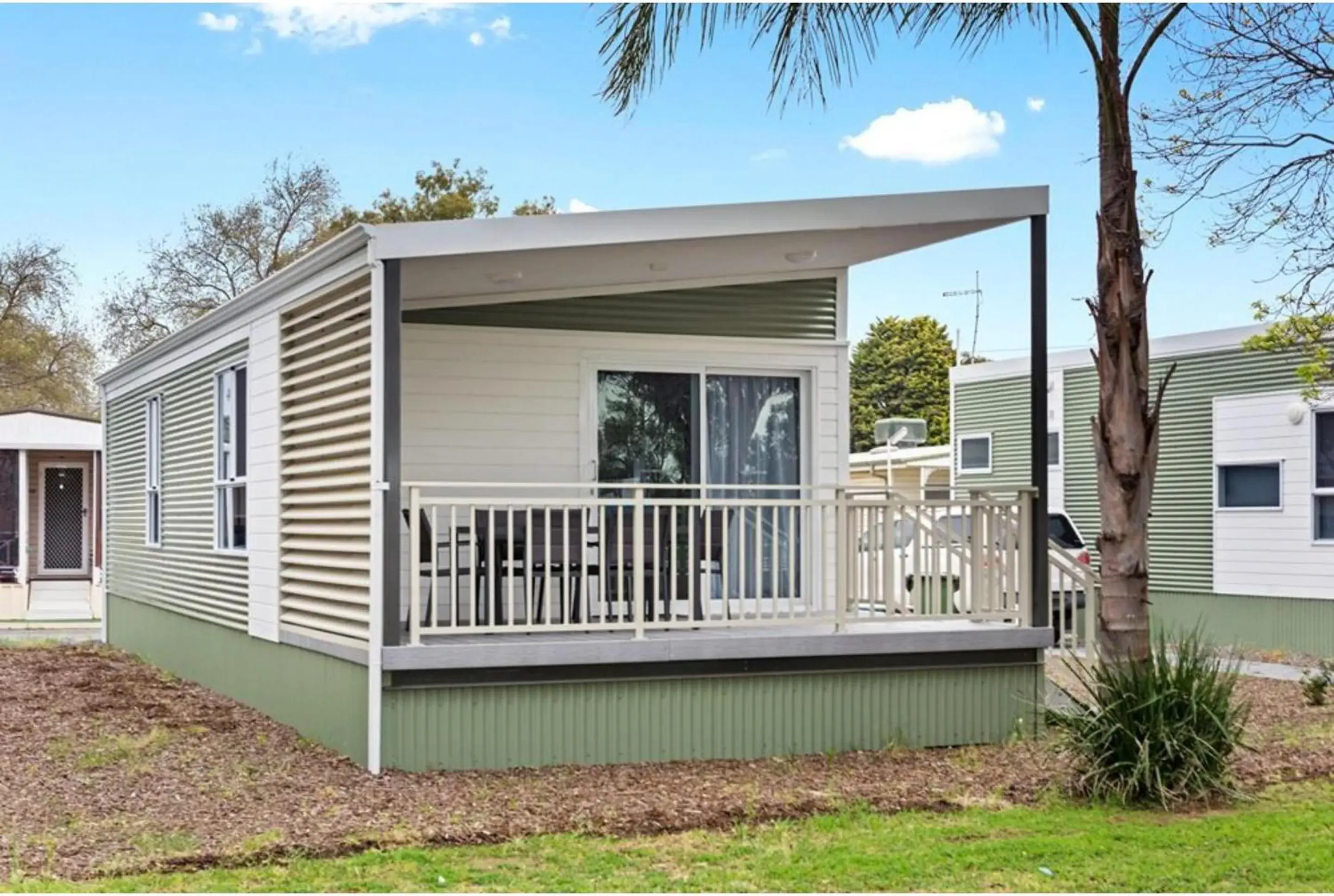 Deluxe 2 Bedroom Cabin - Sleeps 4 in Discovery Parks - Swan Valley Deluxe 2 Bedroom Cabin - Sleeps 4 in Discovery Parks - Swan Valley