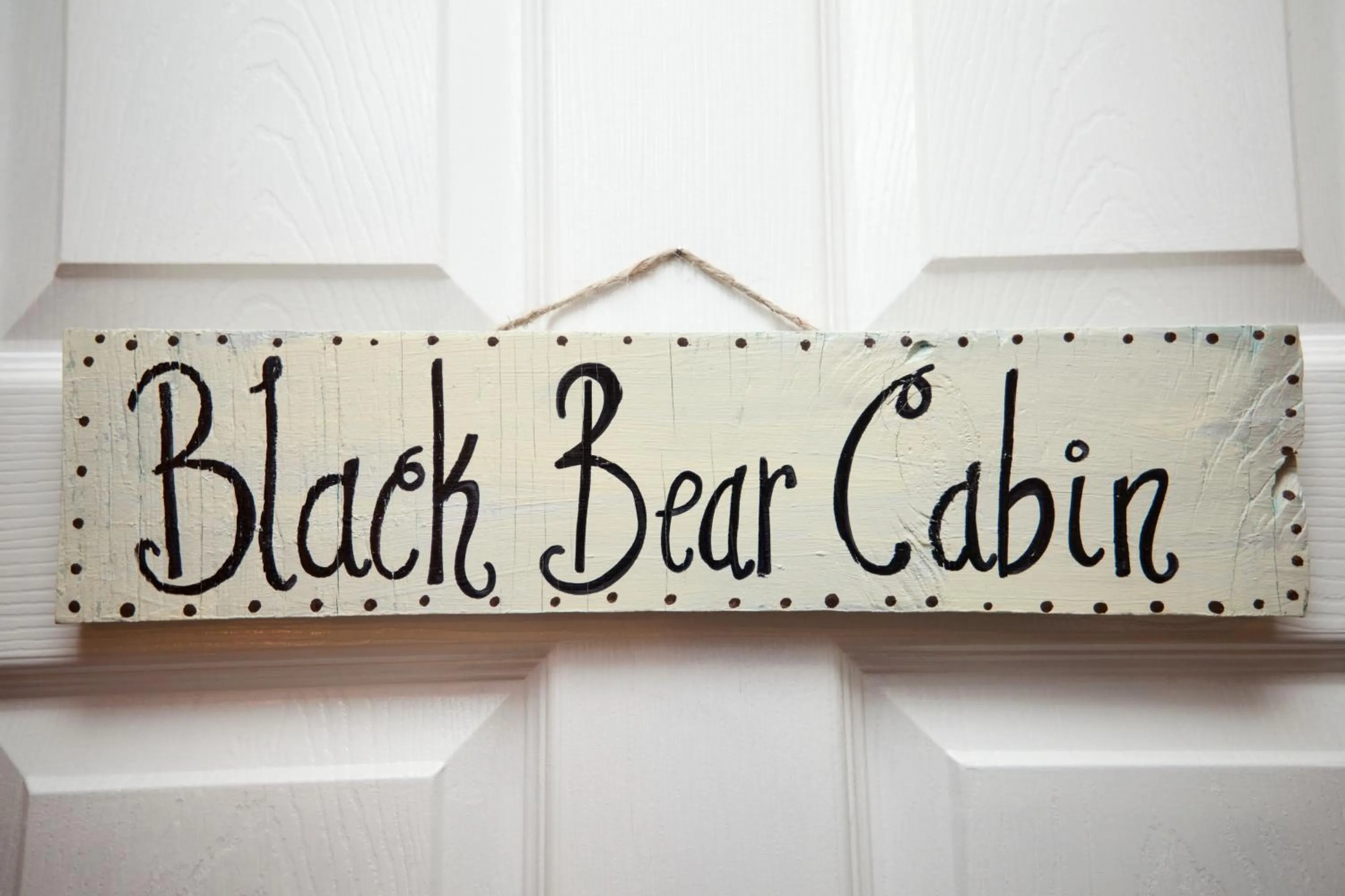 Property building in Brenda Lee History 4BR Retreat Pool Hot Tub