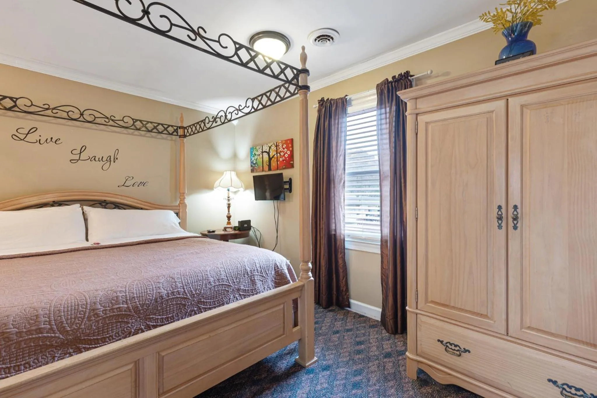 Bedroom, Bed in Brenda Lee History 4BR Retreat Pool Hot Tub