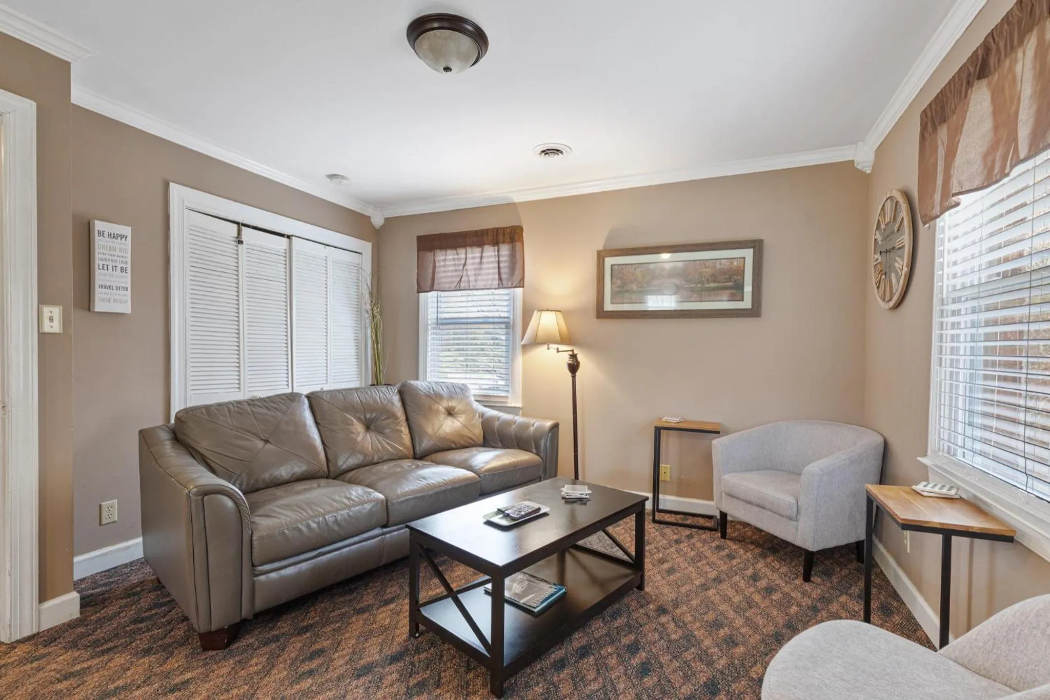 Living room in Brenda Lee History 4BR Retreat Pool Hot Tub