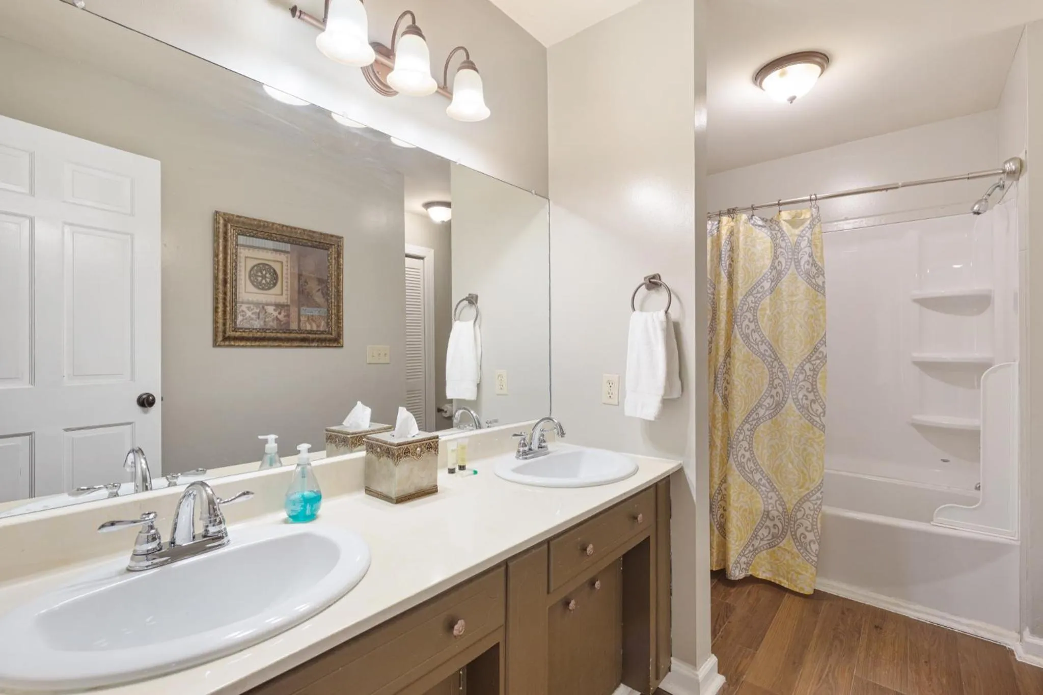 Bathroom in Brenda Lee History 4BR Retreat Pool Hot Tub