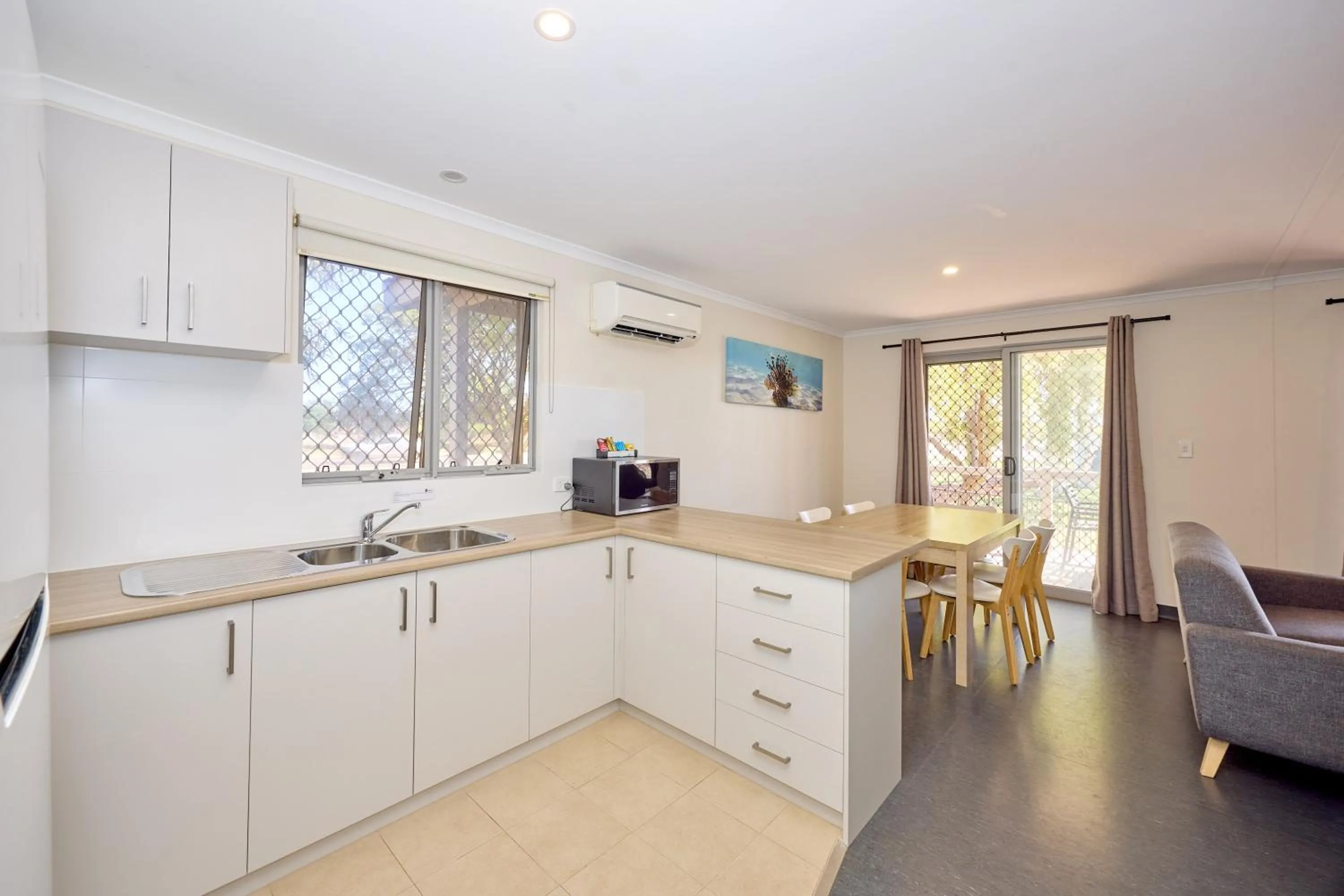 Kitchen or kitchenette in RAC Exmouth Cape Holiday Park