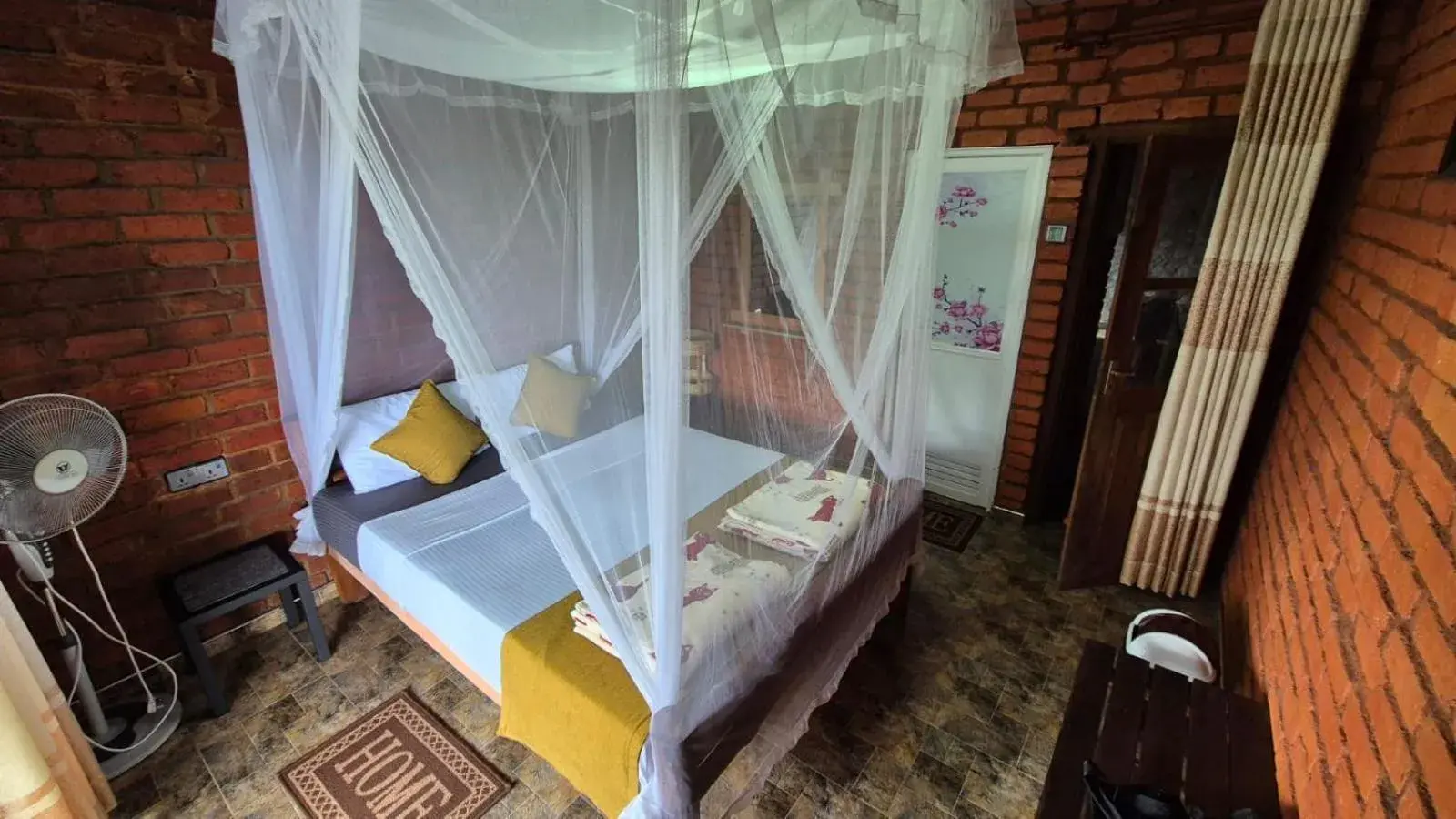 Double Room with Balcony in Apurvi Homestay Double Room with Balcony in Apurvi Homestay