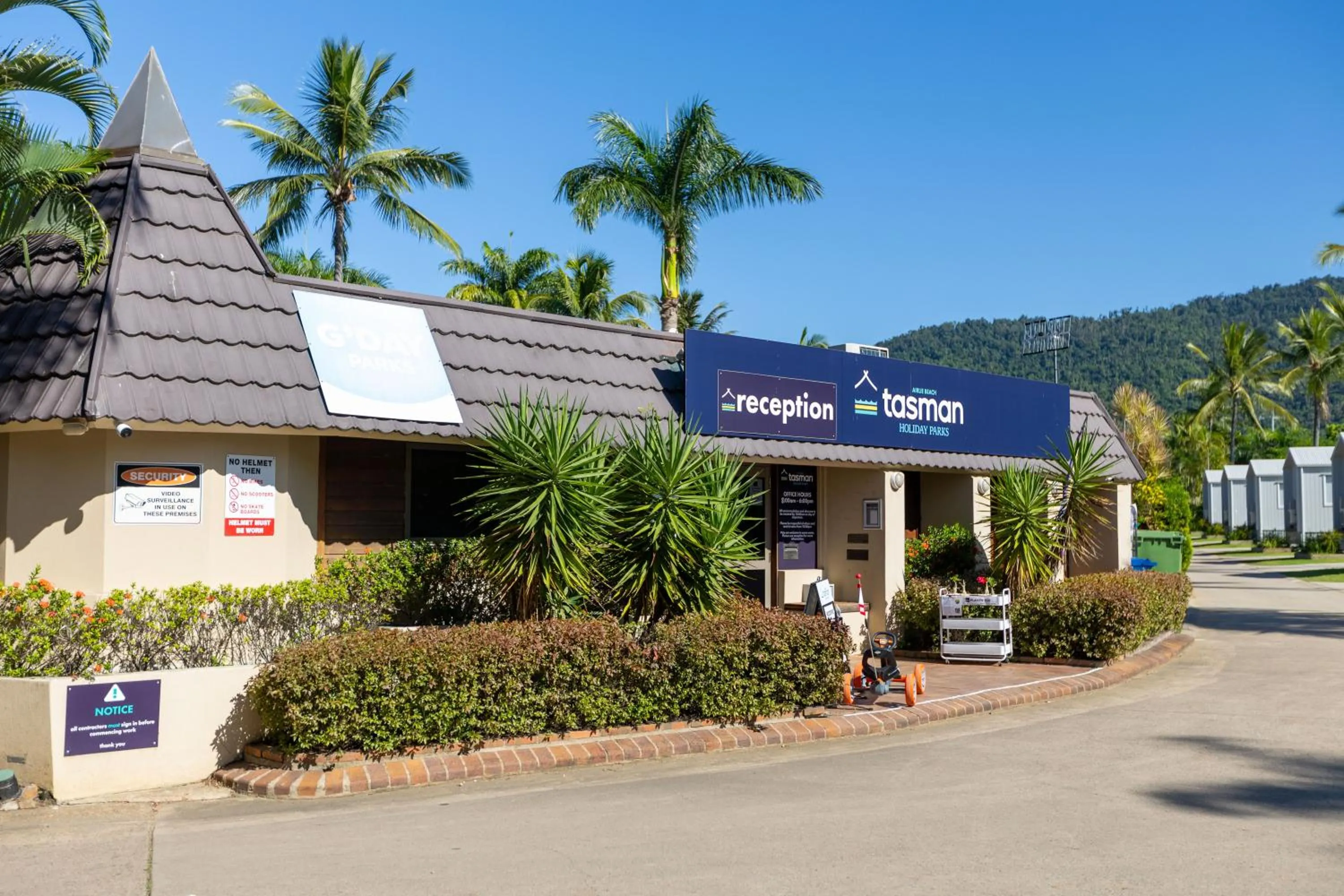 Property building in Tasman Holiday Parks - Airlie Beach