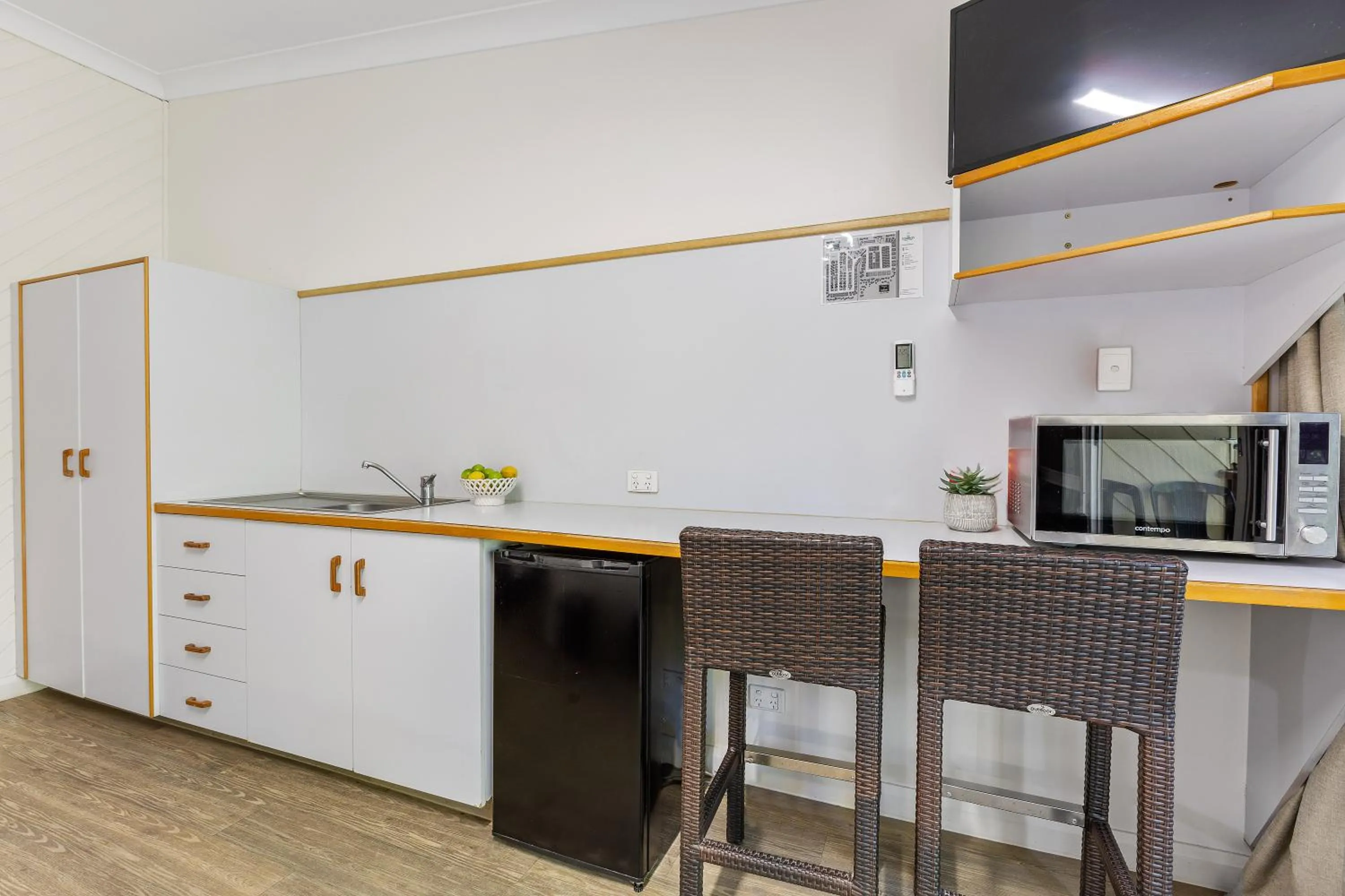 microwave in Tasman Holiday Parks - Airlie Beach