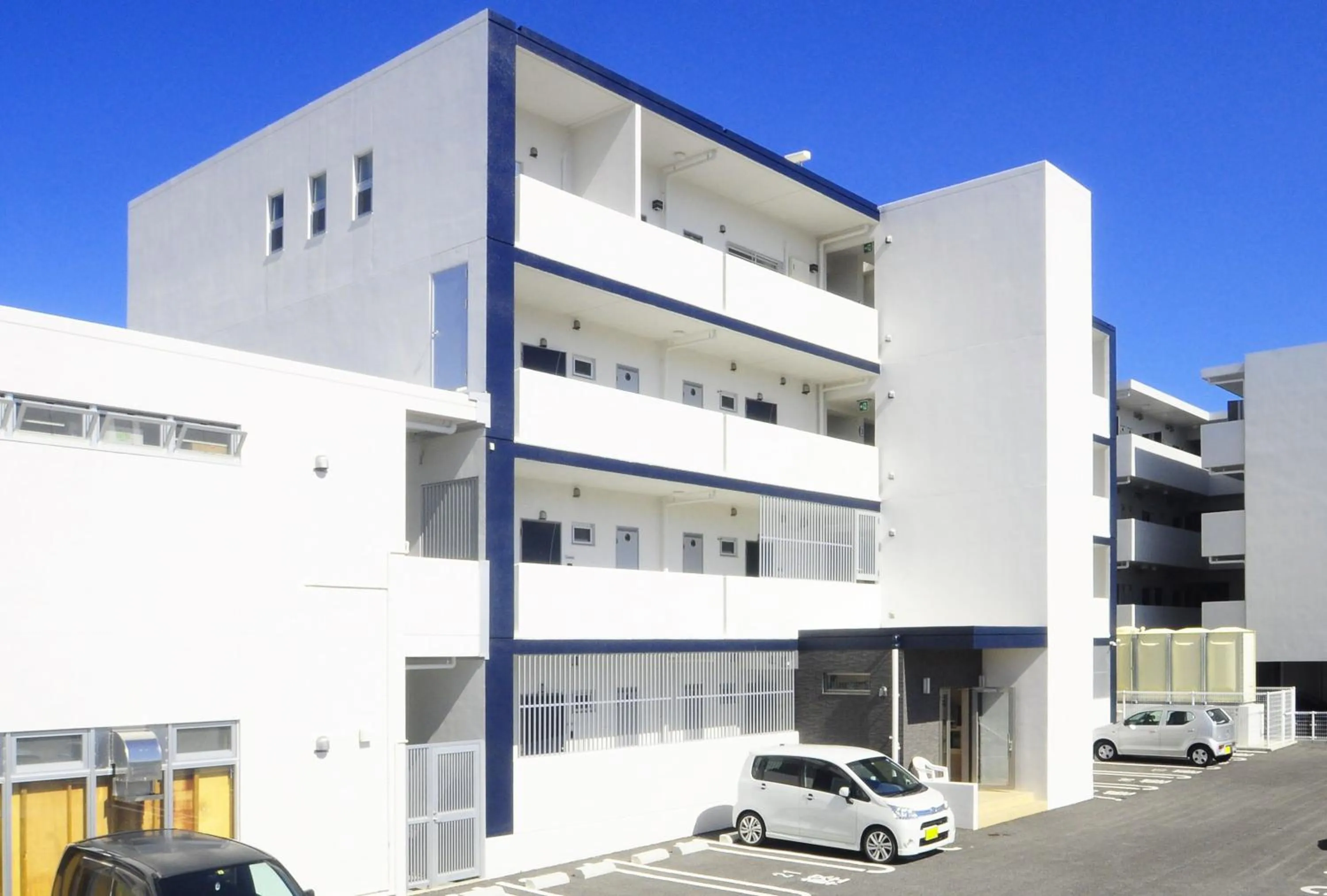 Facade/entrance in Costa Bella Condominium Resort