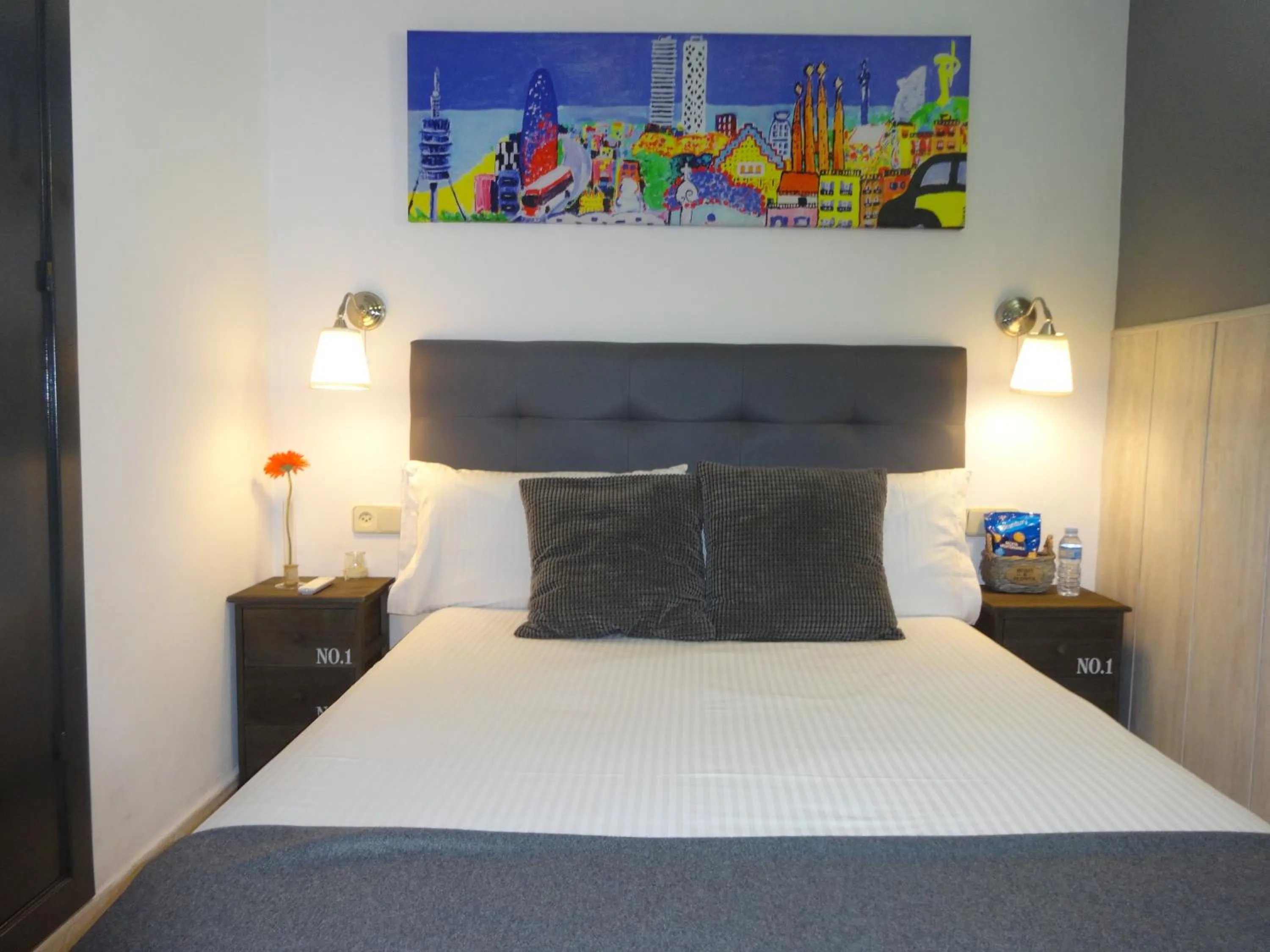 Photo of the whole room, Bed in Hostal Lleida