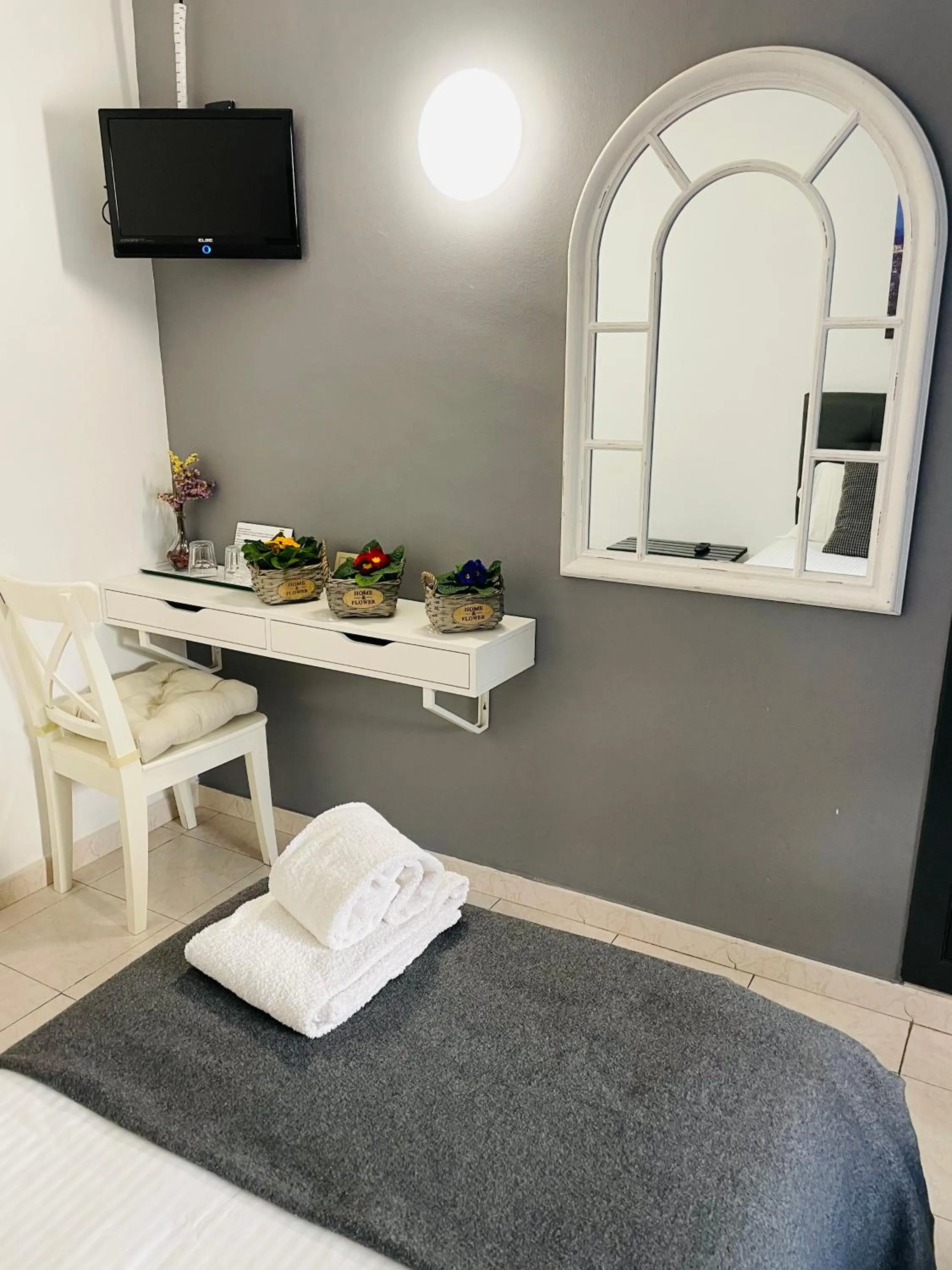 Decorative detail, Bed in Hostal Lleida