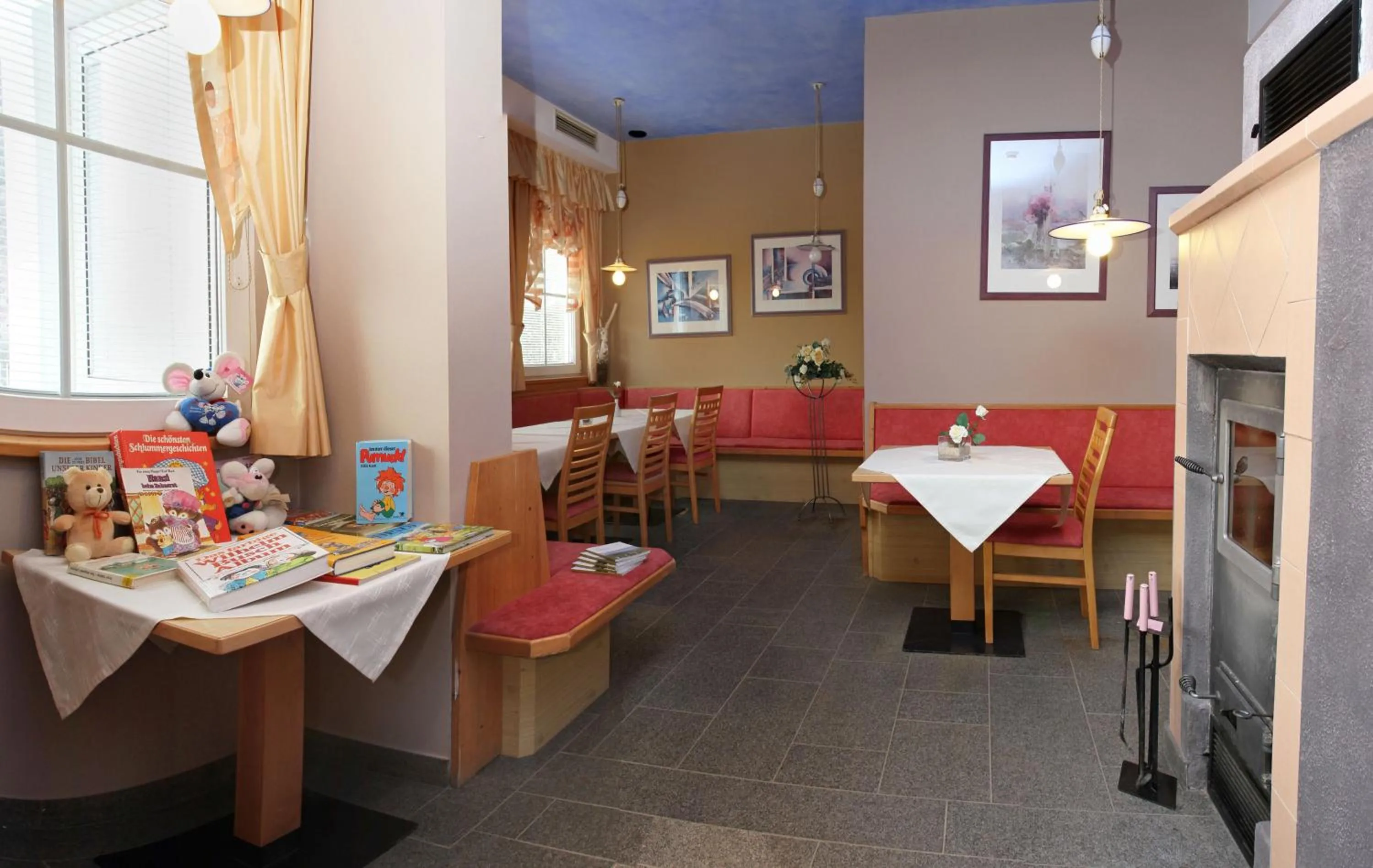 Communal lounge/ TV room in Mühlrast