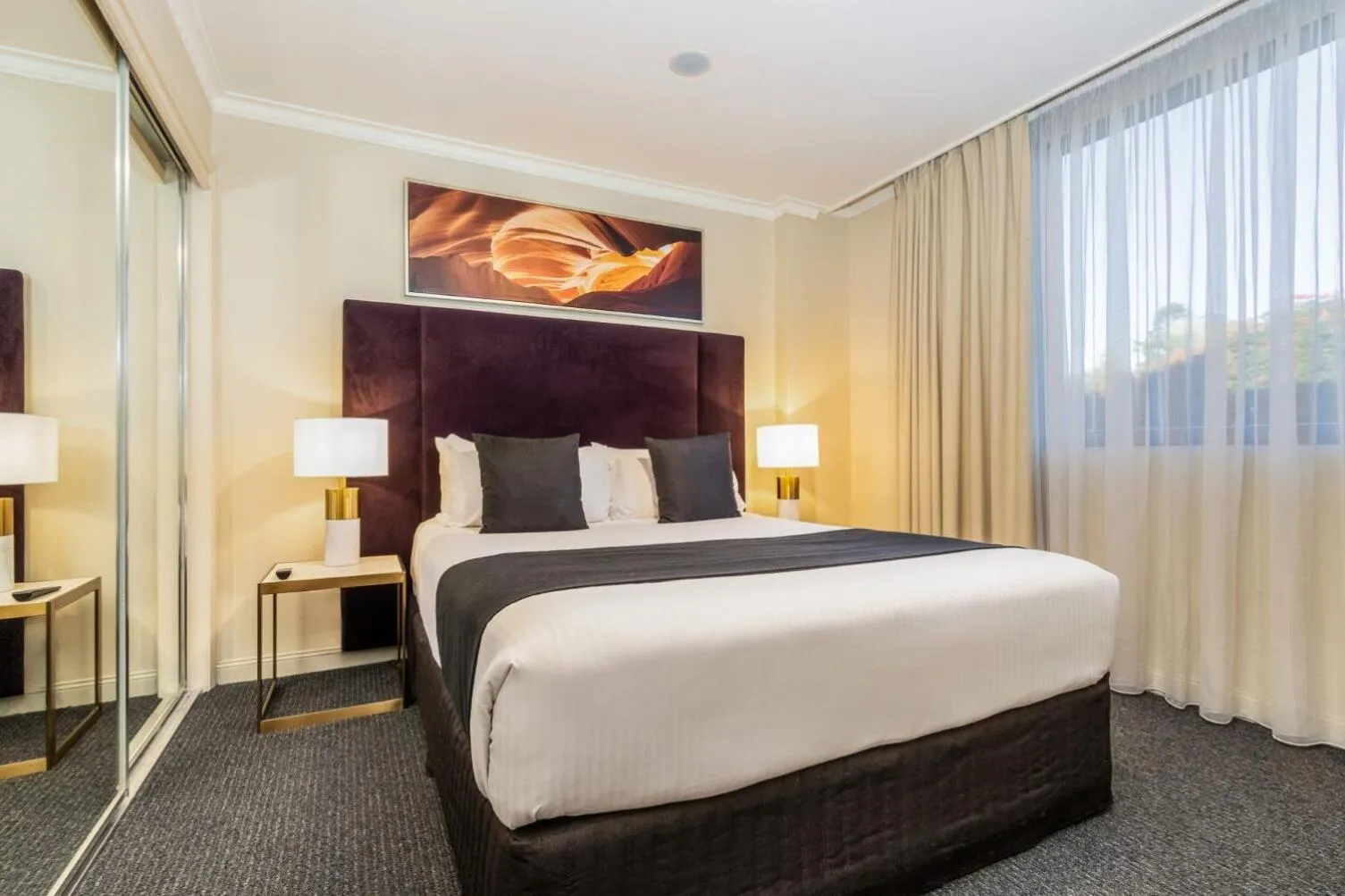 Bed in Hotel Diana Woolloongabba
