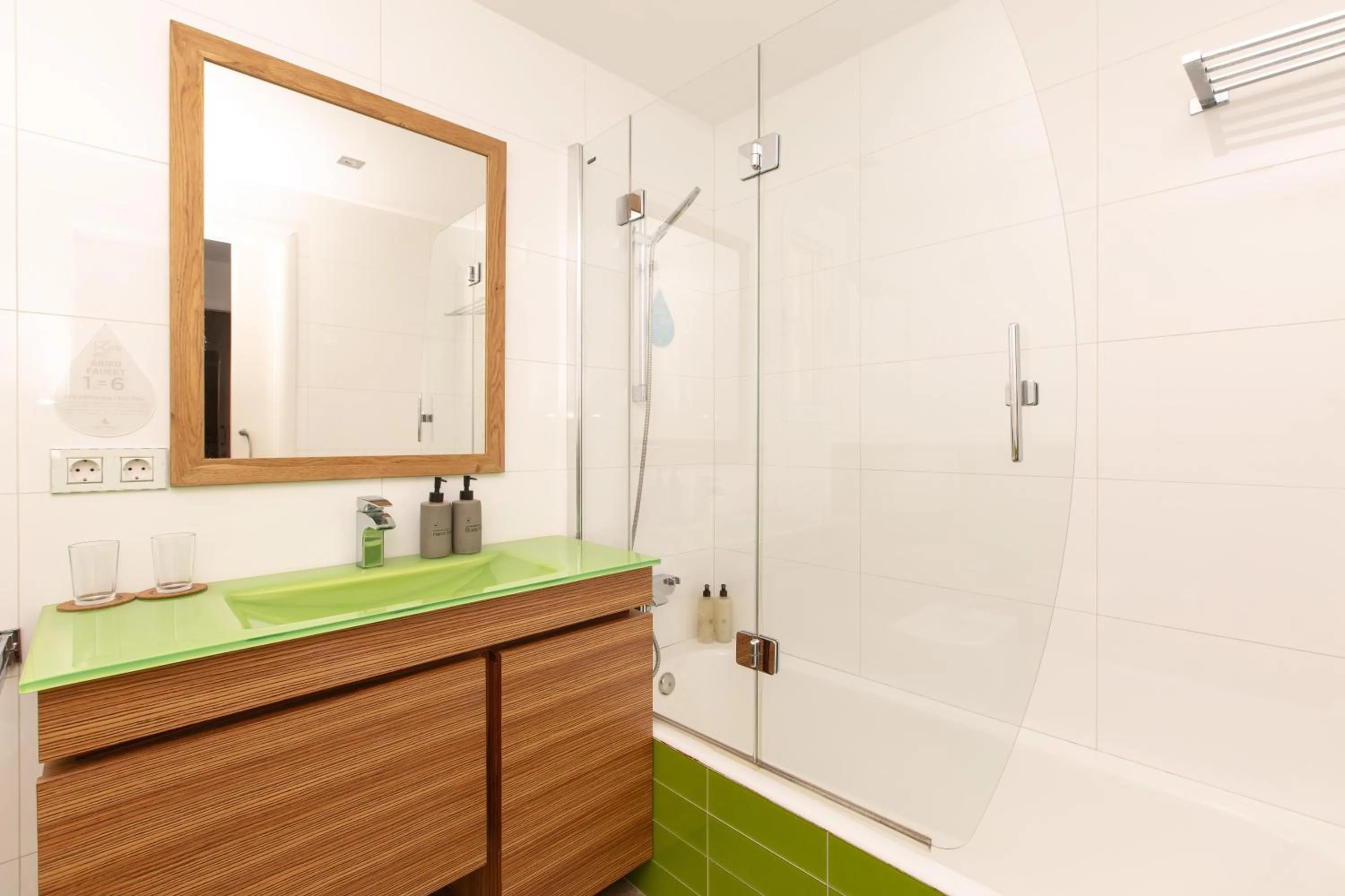 Bathroom in Lago Resort Menorca - Villas & Bungalows del Lago