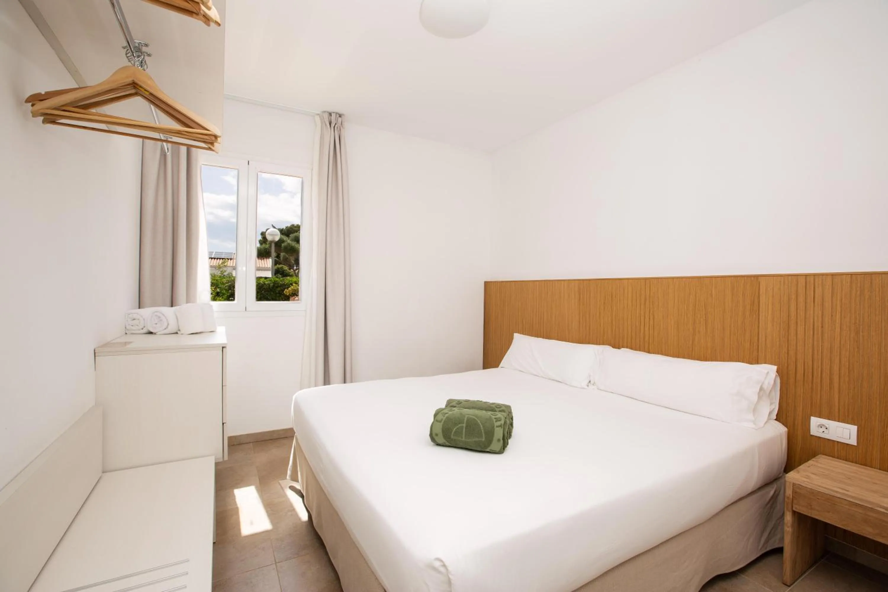 Photo of the whole room, Bed in Lago Resort Menorca - Villas & Bungalows del Lago