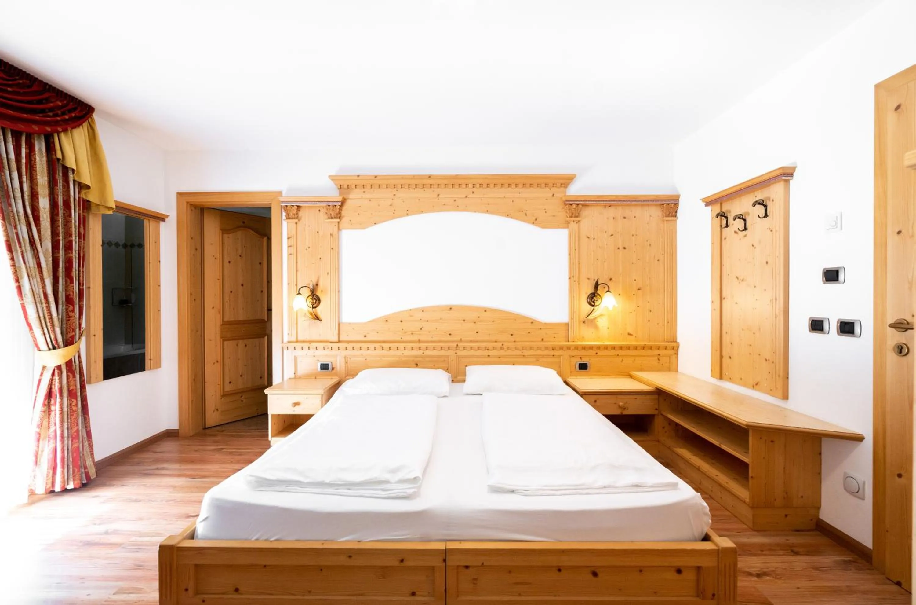 Photo of the whole room, Bed in Garni Hotel and Apartments Wildbach