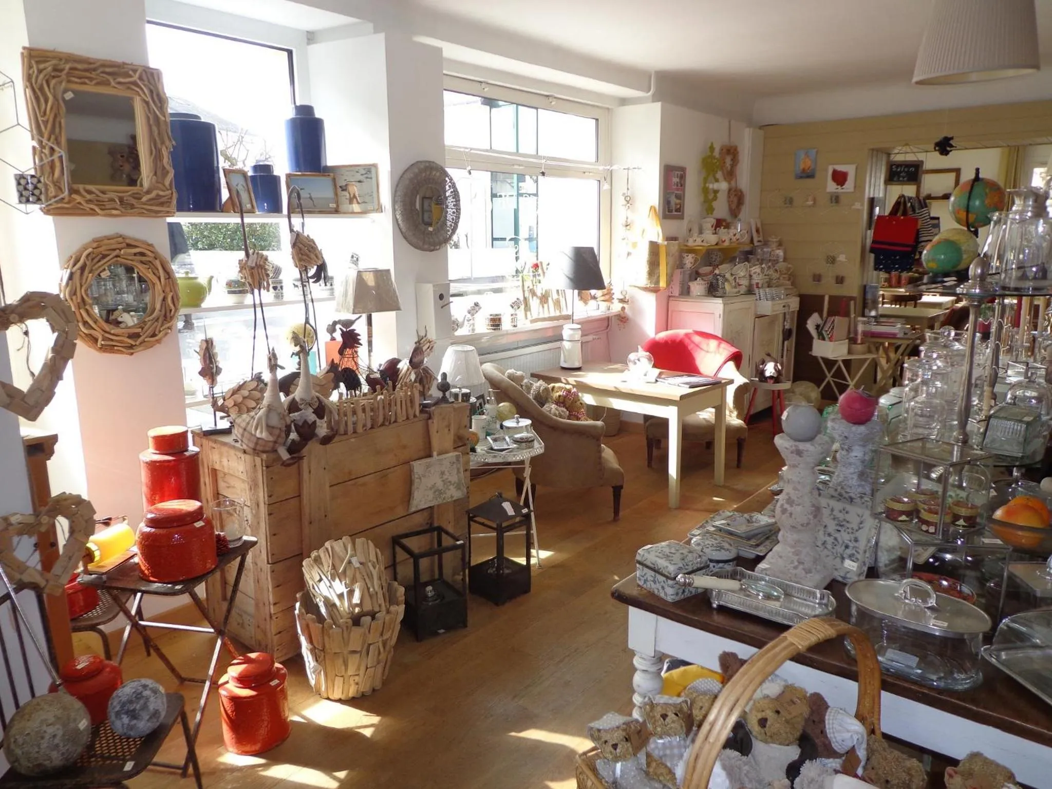 On-site shops in Casa Cosy Le Pouliguen