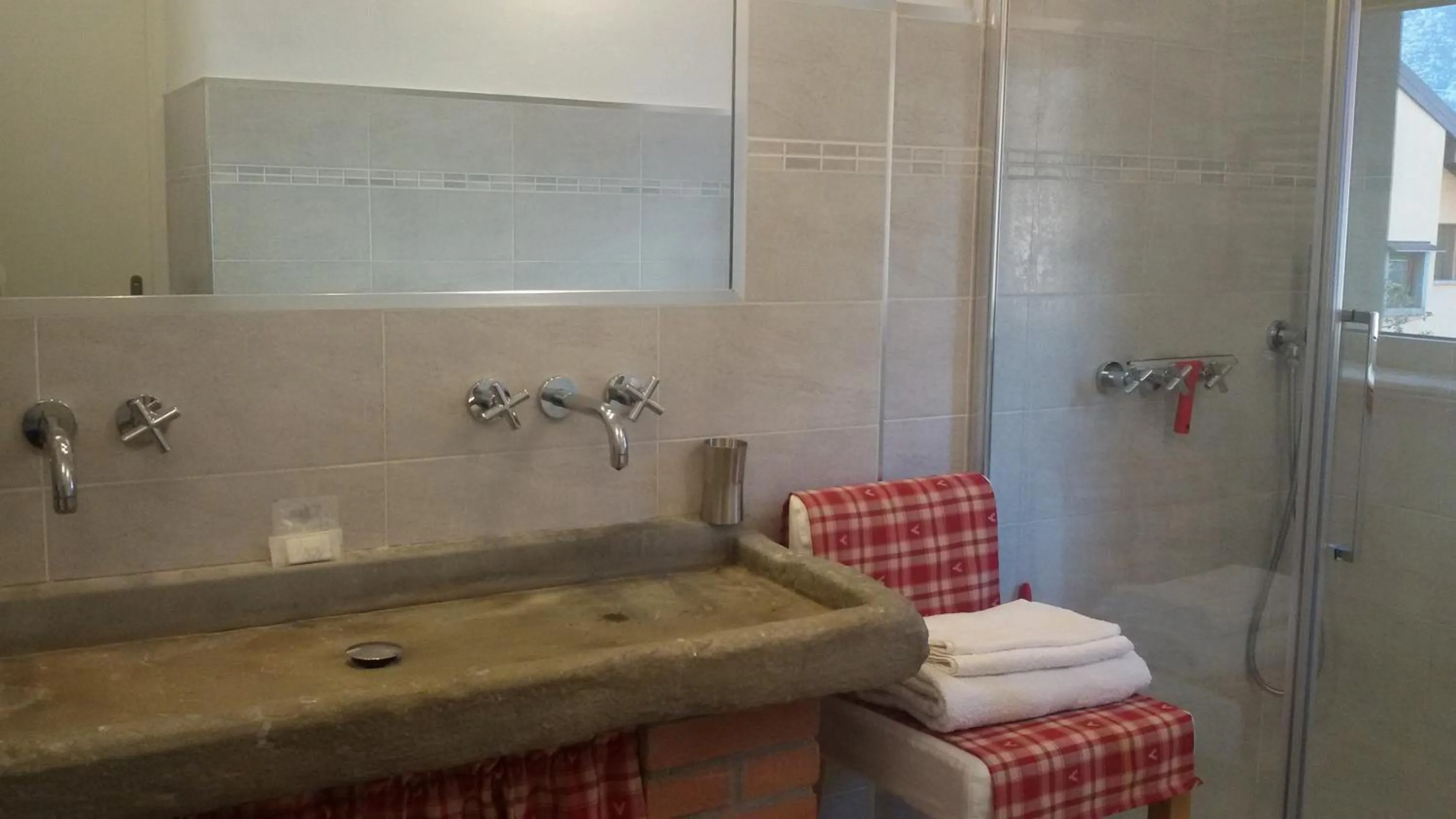 Bathroom in Catif Ladrù