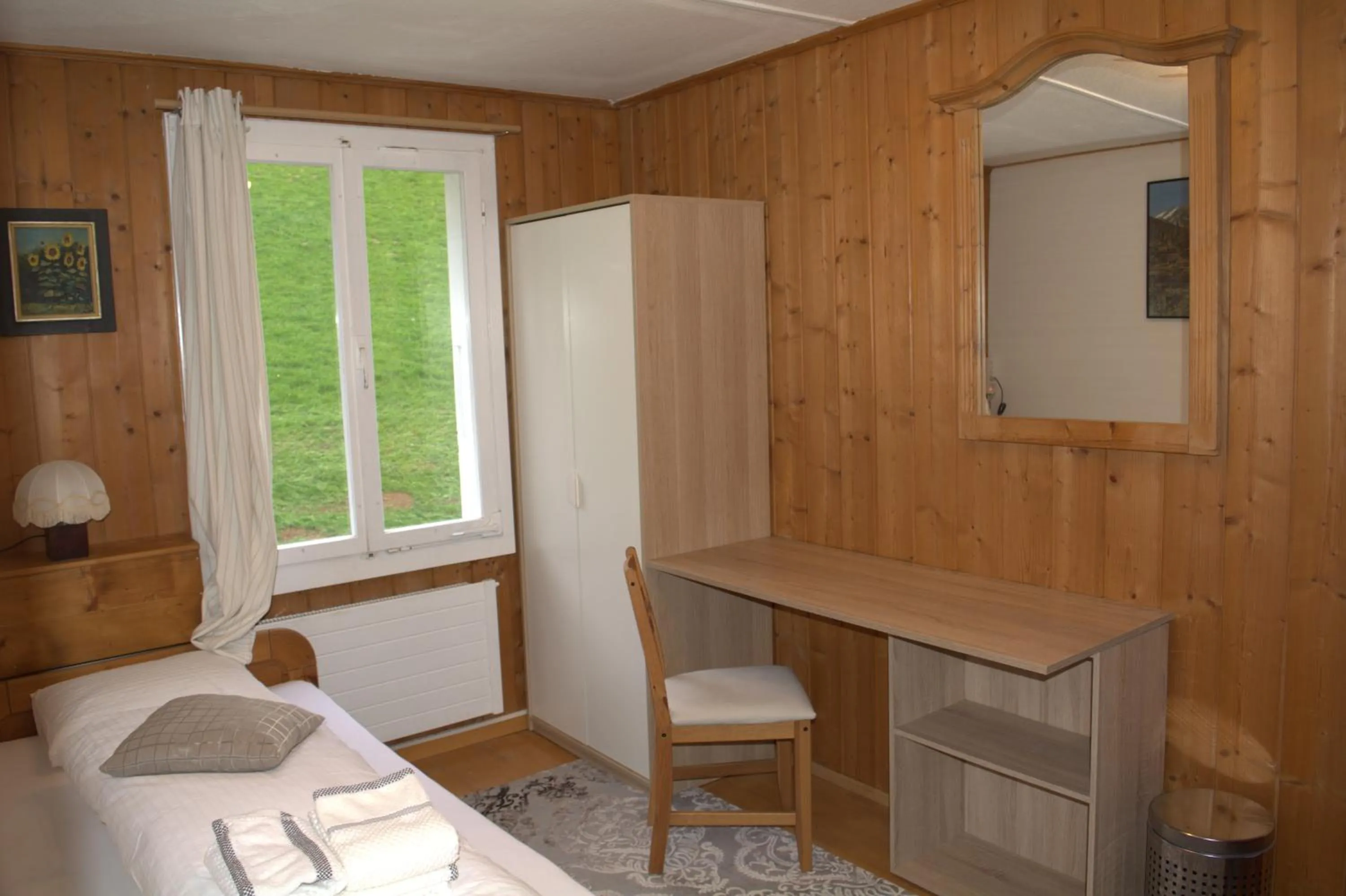 Single Room with Bath in Hotel Sterne