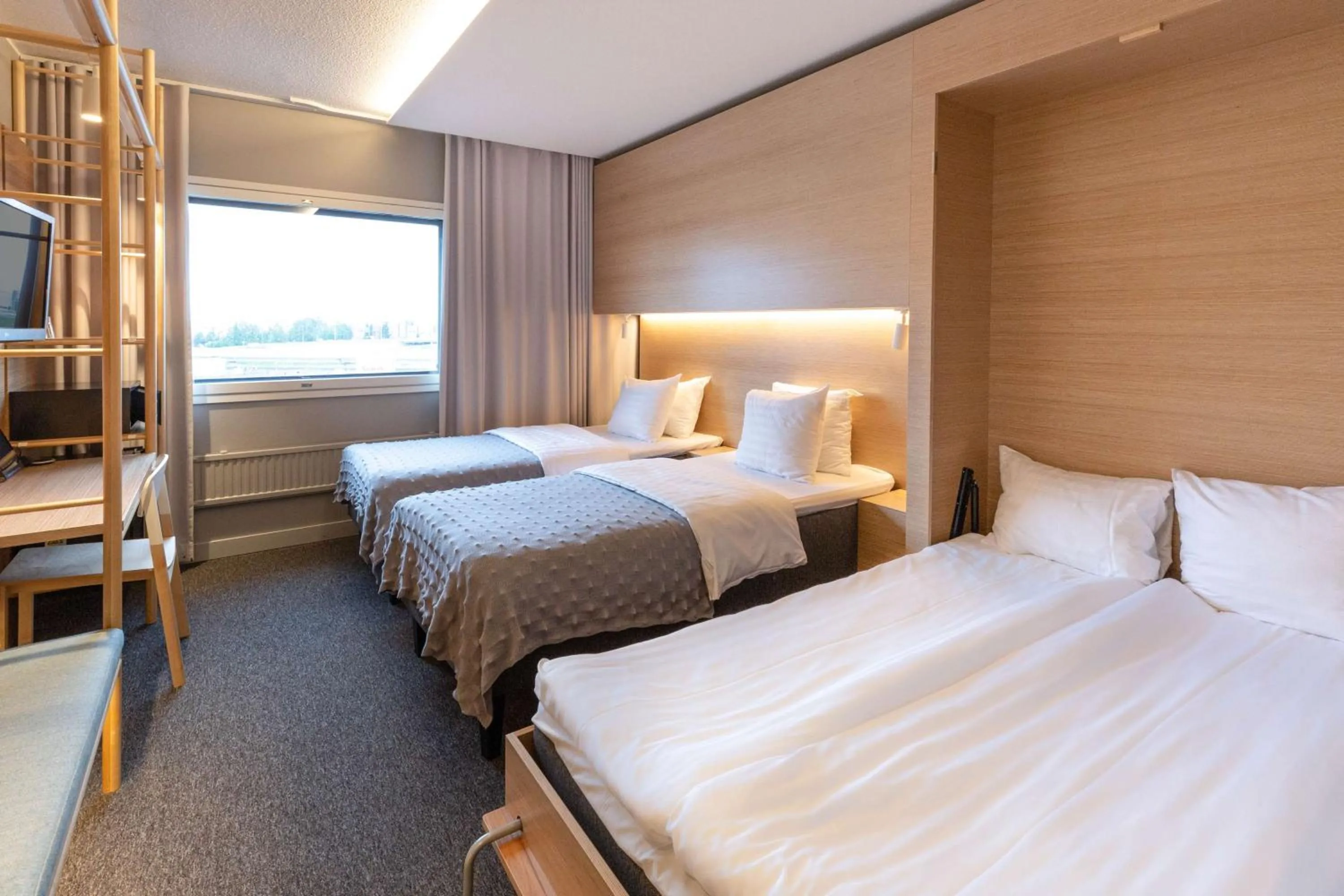 Bedroom, Bed in Scandic Helsinki Aviacongress