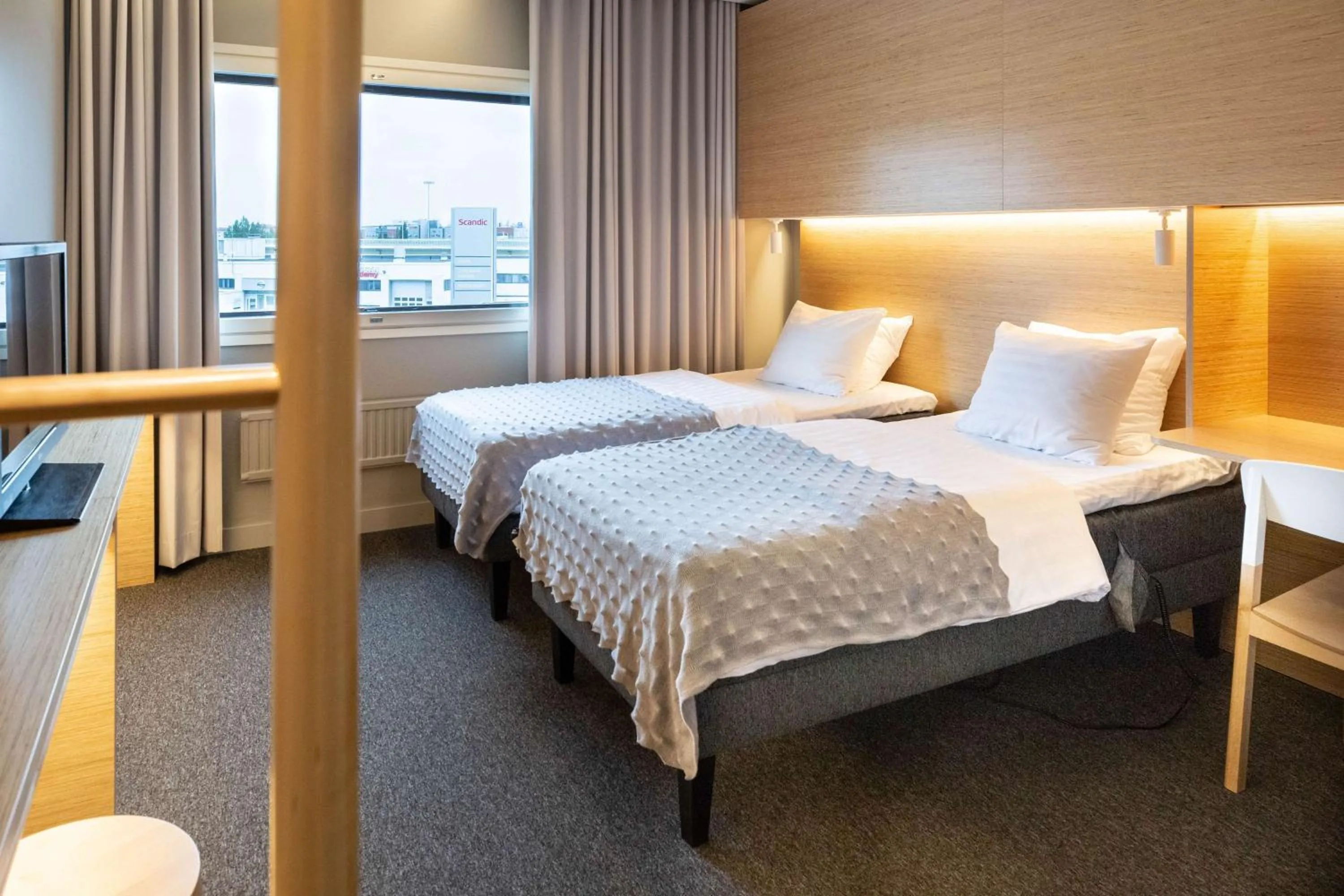 Bedroom, Bed in Scandic Helsinki Aviacongress