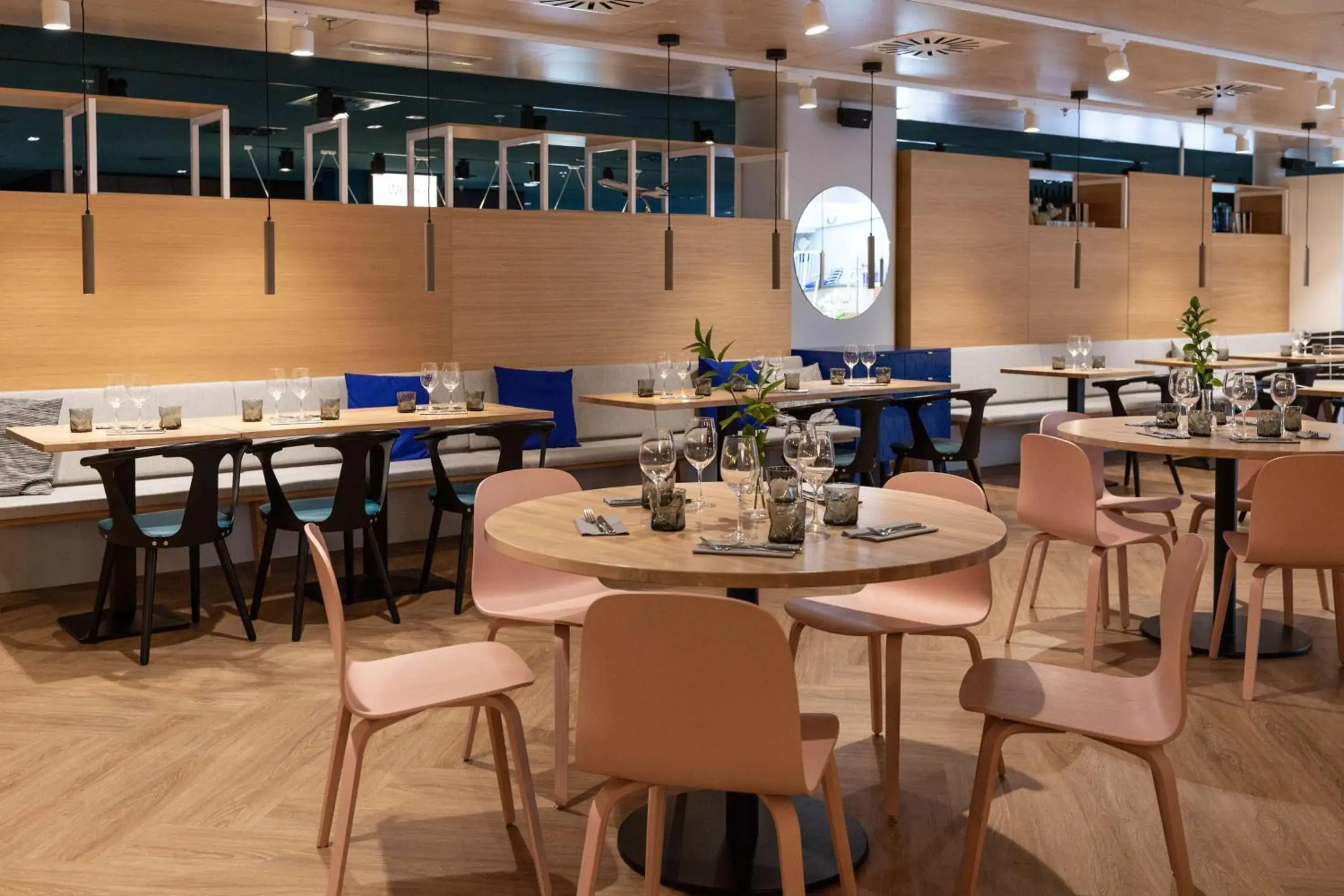 Restaurant/places to eat in Scandic Helsinki Aviacongress Restaurant/places to eat in Scandic Helsinki Aviacongress