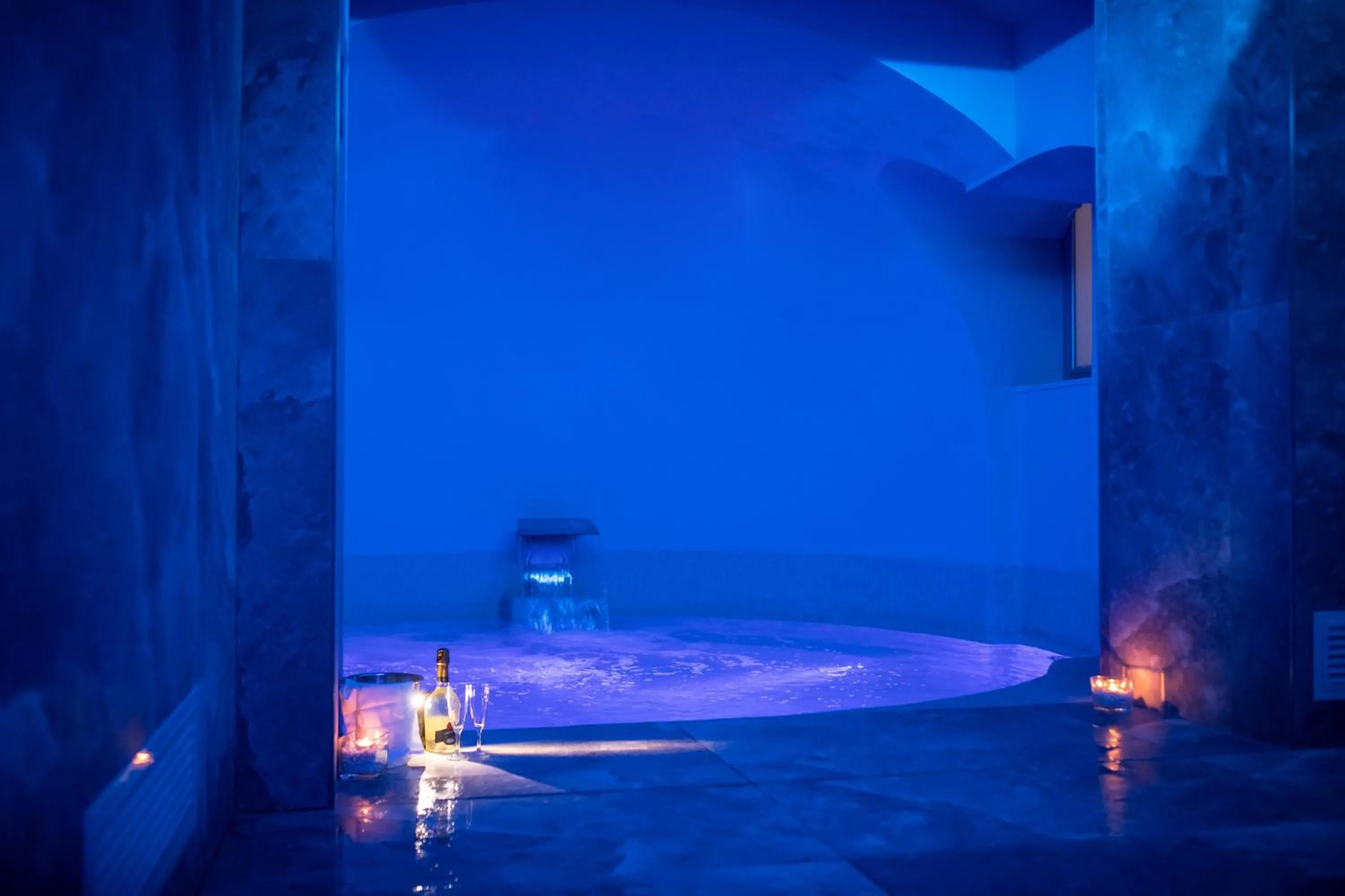 Hot Spring Bath in Villa Emanuel