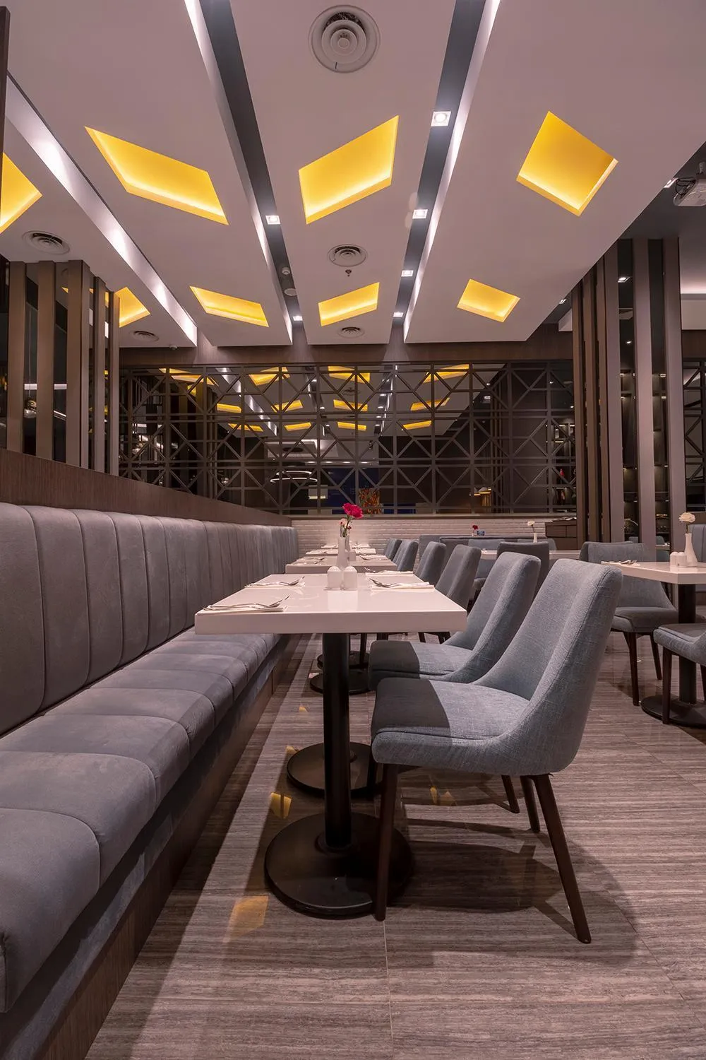 Restaurant/places to eat in Grand Picasso Hotel