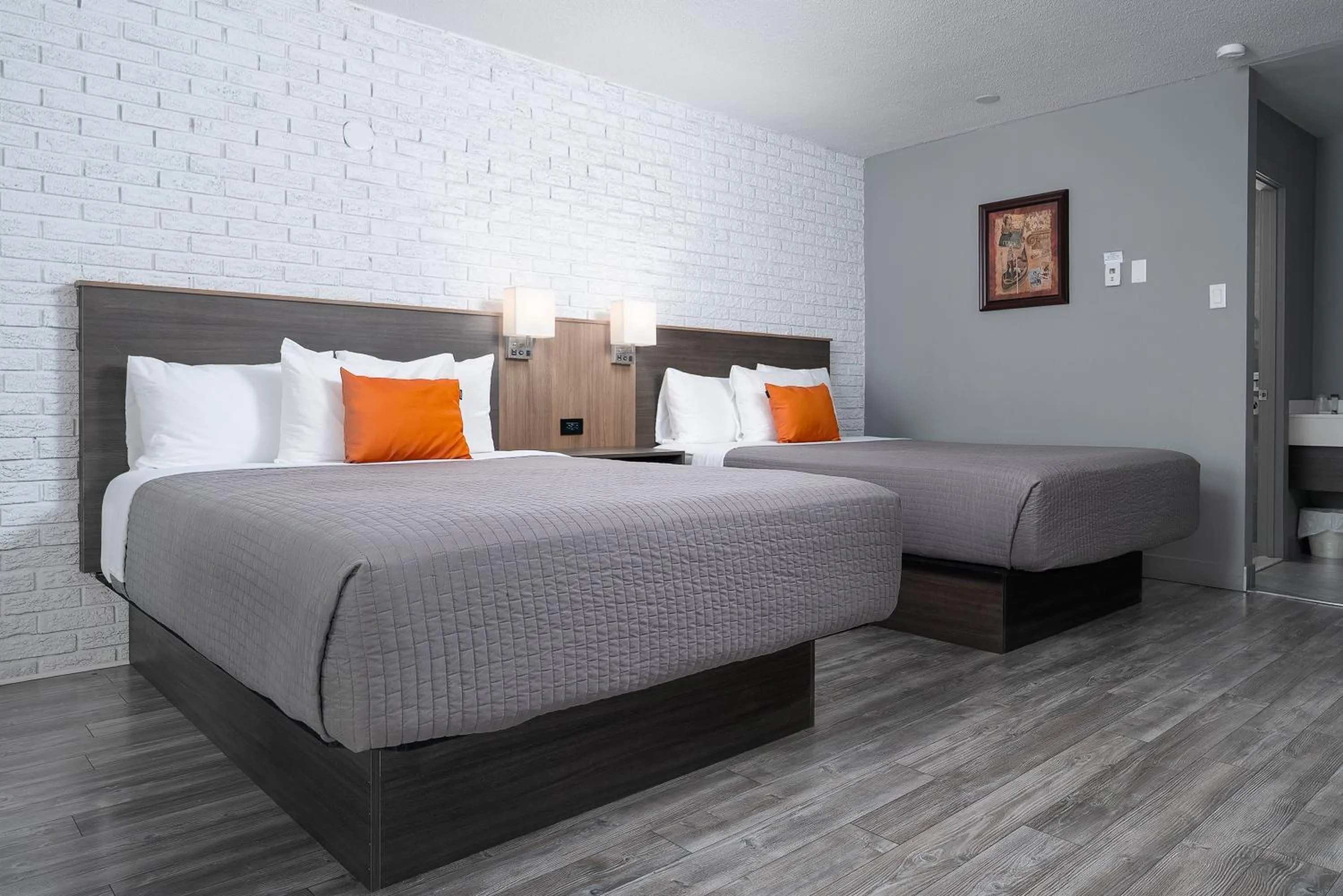 Bedroom, Bed in Complexe Dix80