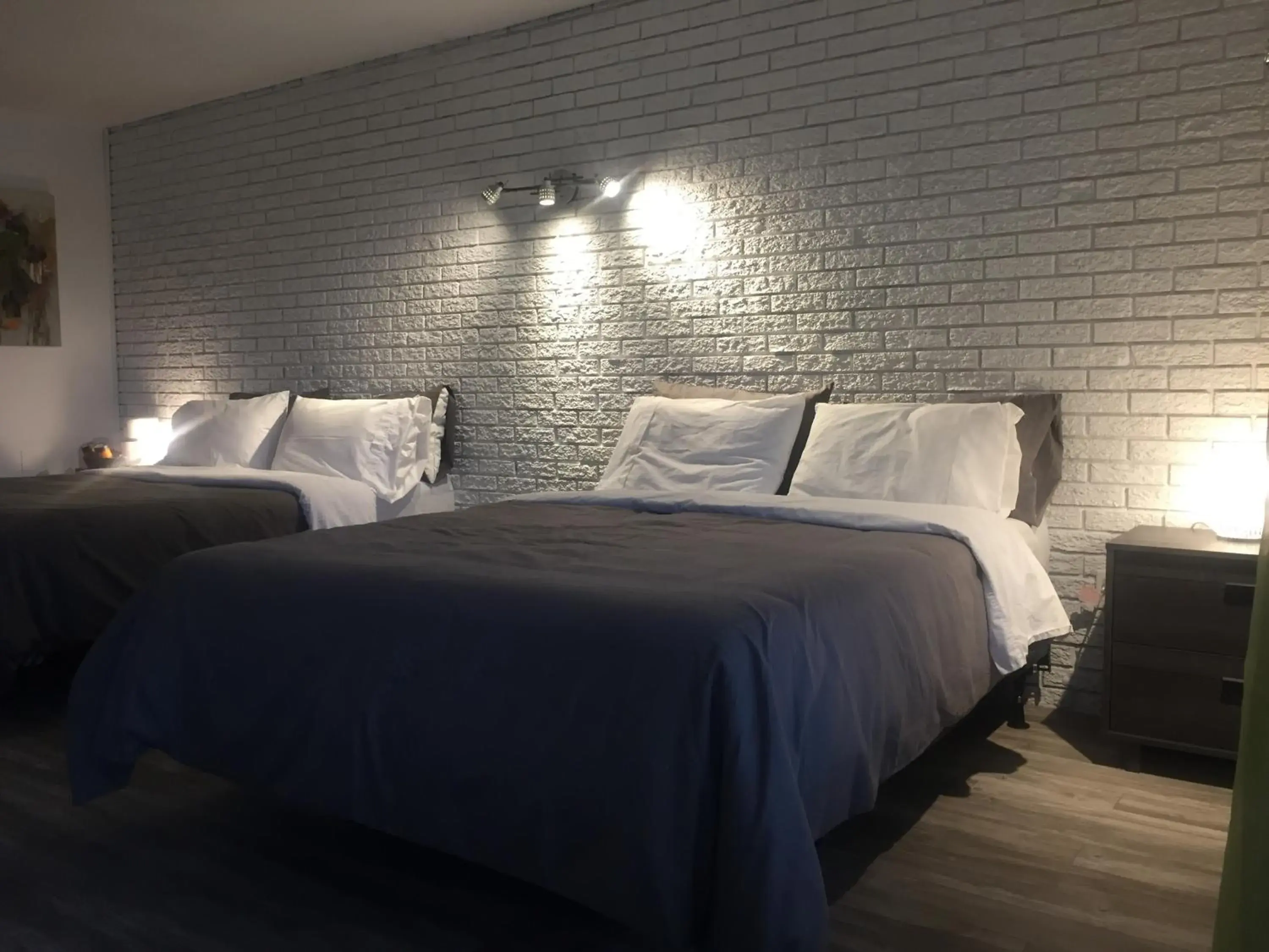 Deluxe Queen Room with Two Queen Beds in Complexe Dix80 Deluxe Queen Room with Two Queen Beds in Complexe Dix80