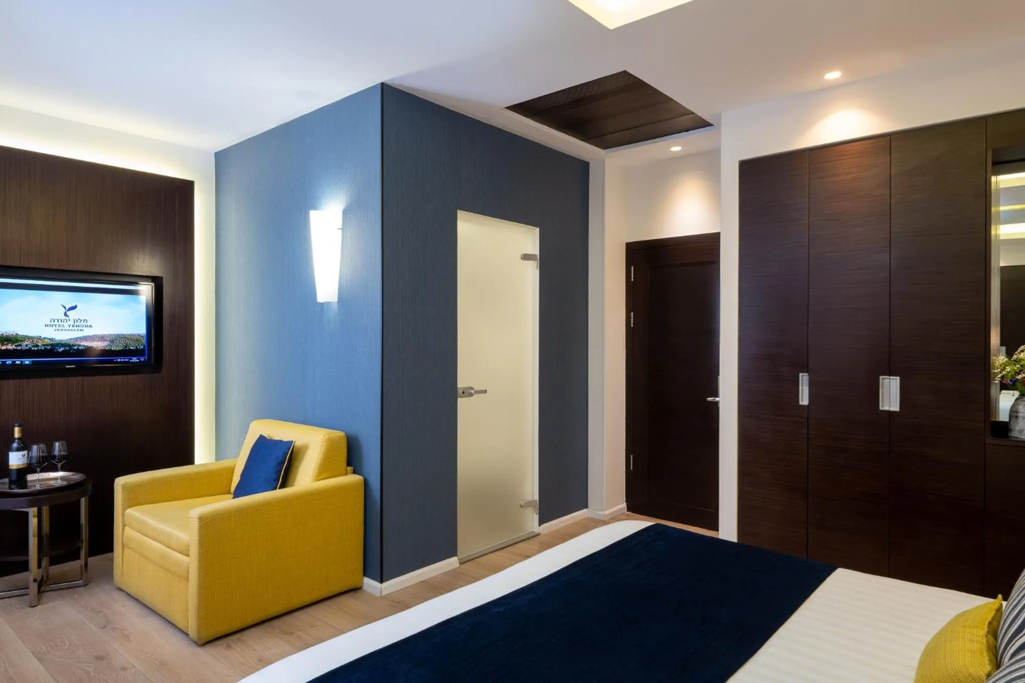 Seating area in Hotel Yehuda