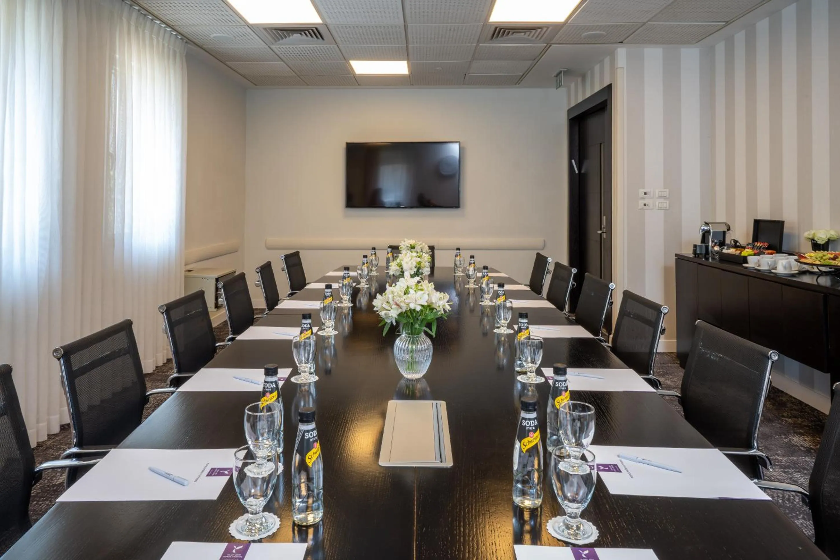 Meeting/conference room in Hotel Yehuda
