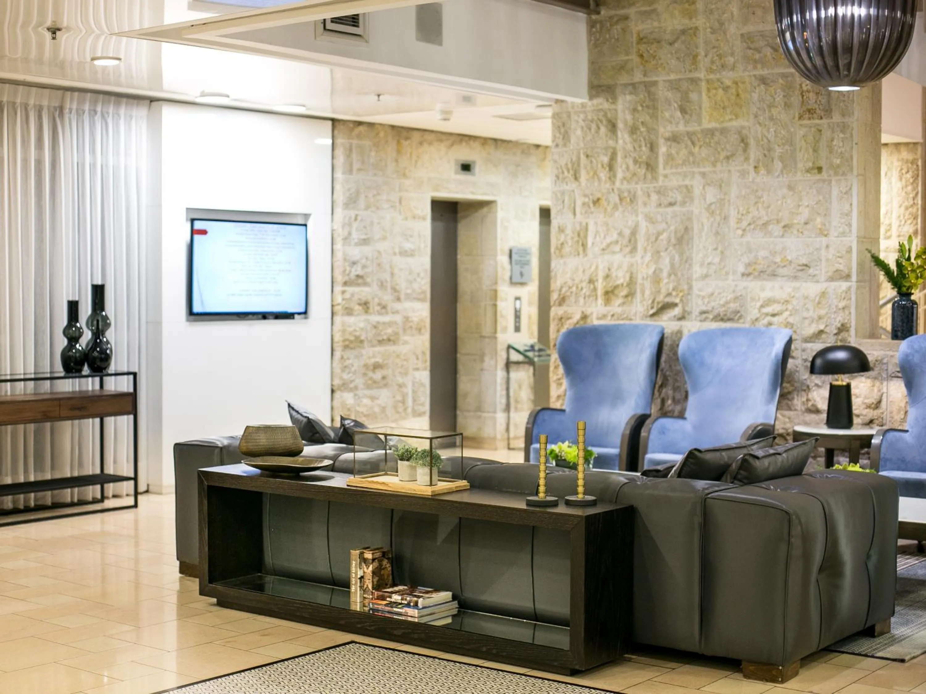 Lobby or reception in Hotel Yehuda