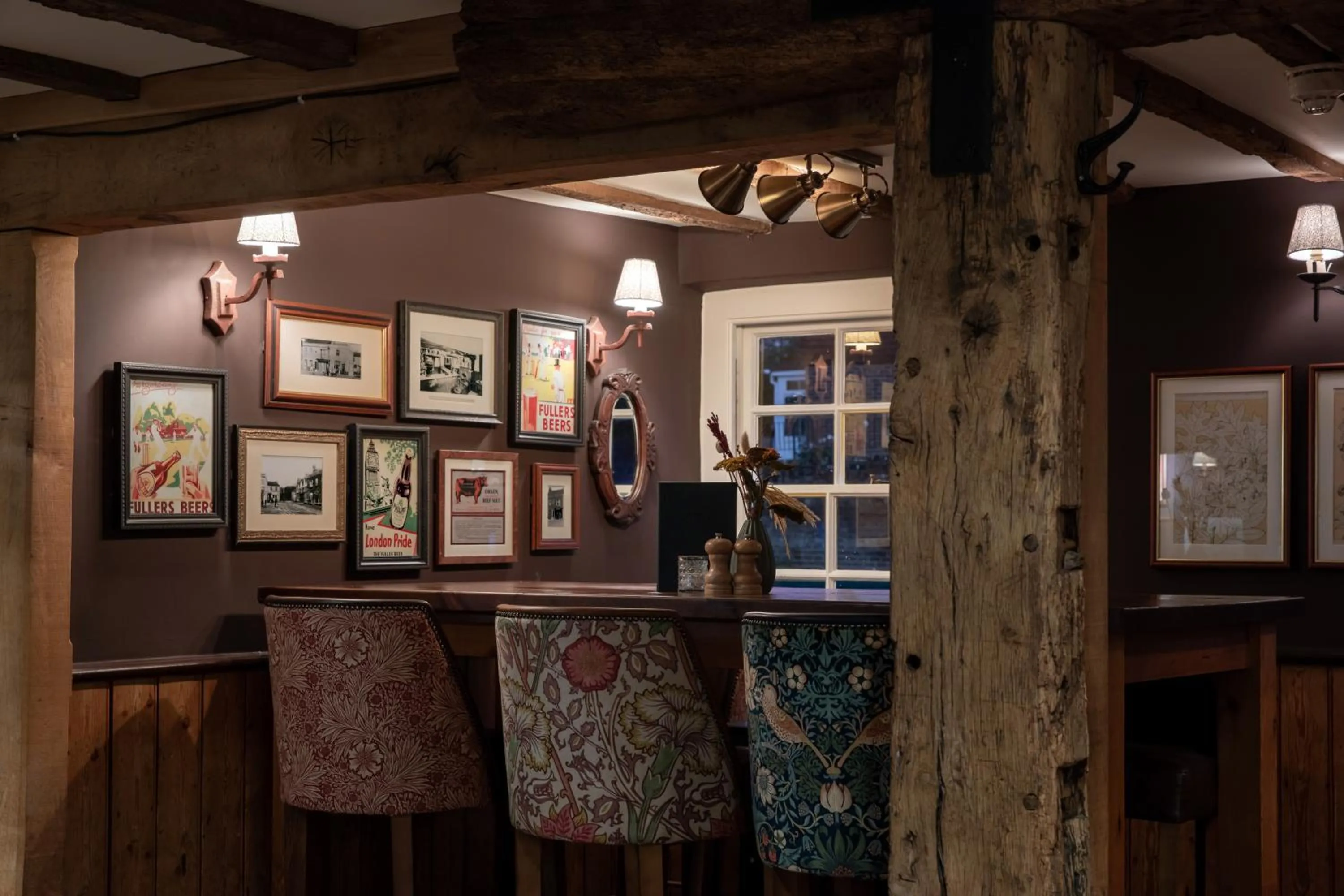 Lounge or bar in The Crown Inn