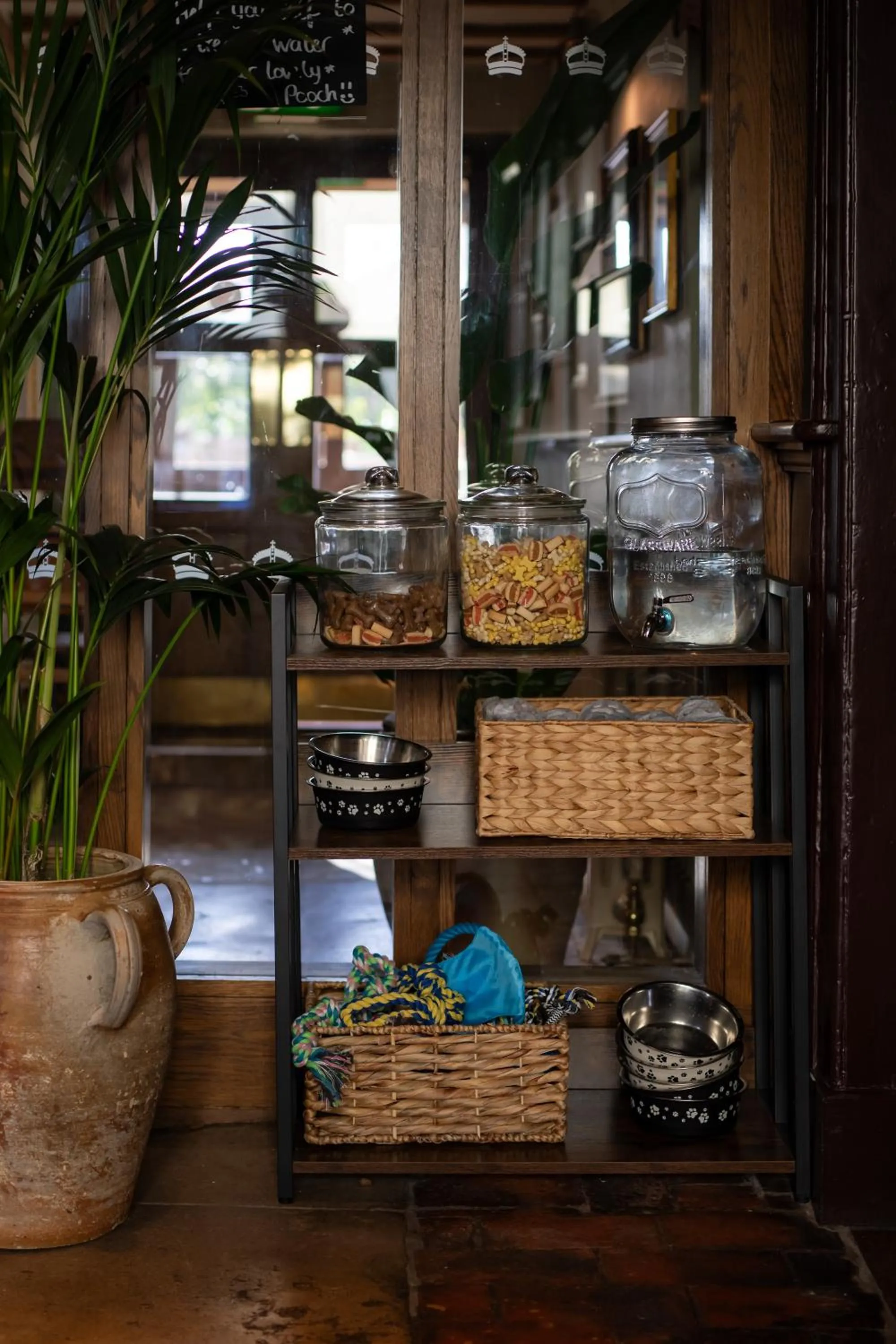 Lounge or bar in The Crown Inn