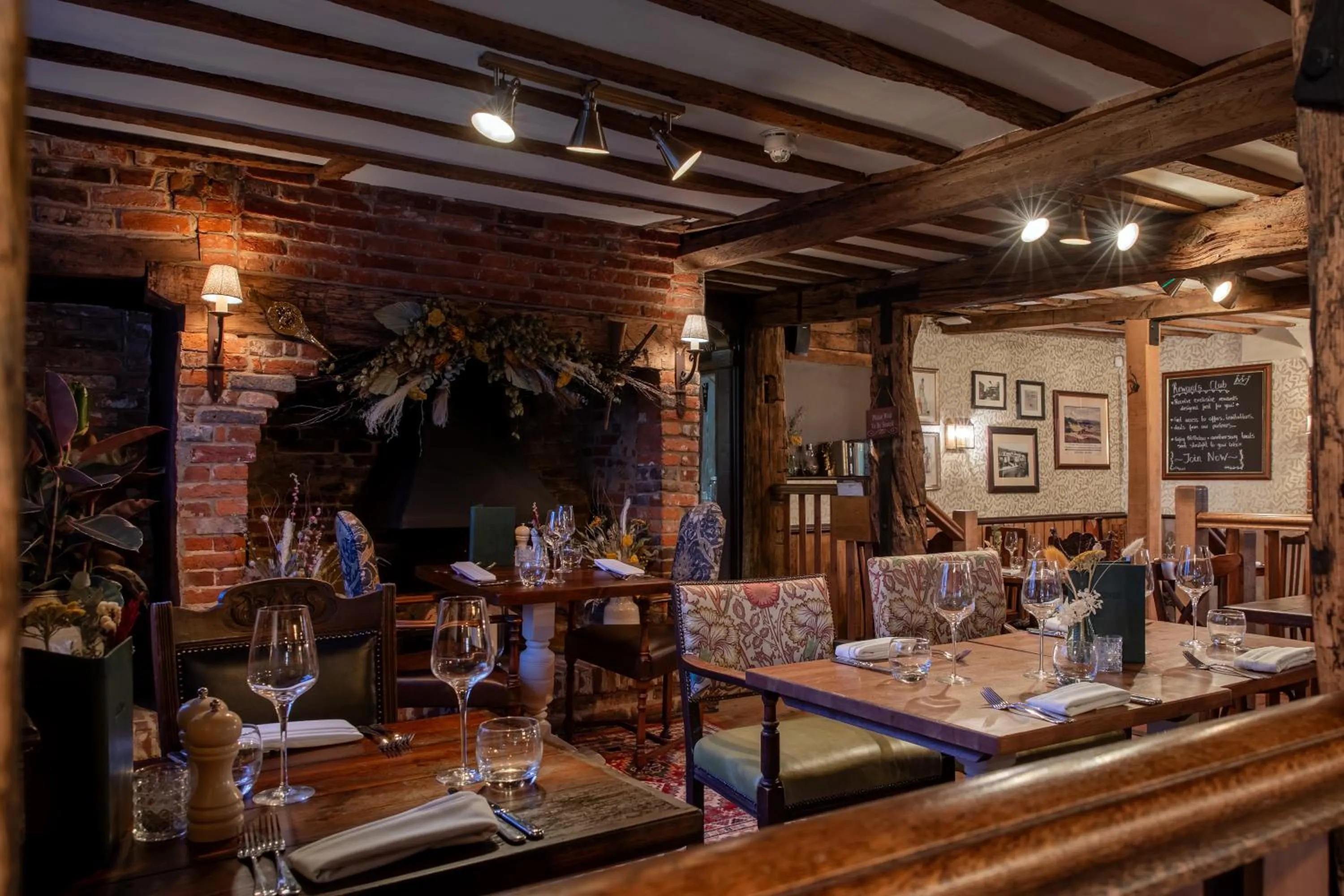 Restaurant/places to eat in The Crown Inn