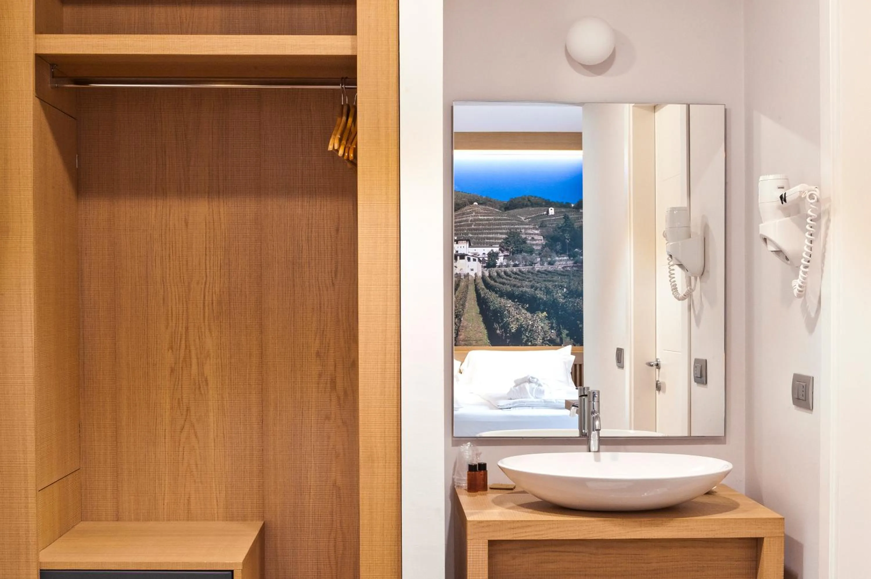 Photo of the whole room in Wine Hotel Retici Balzi