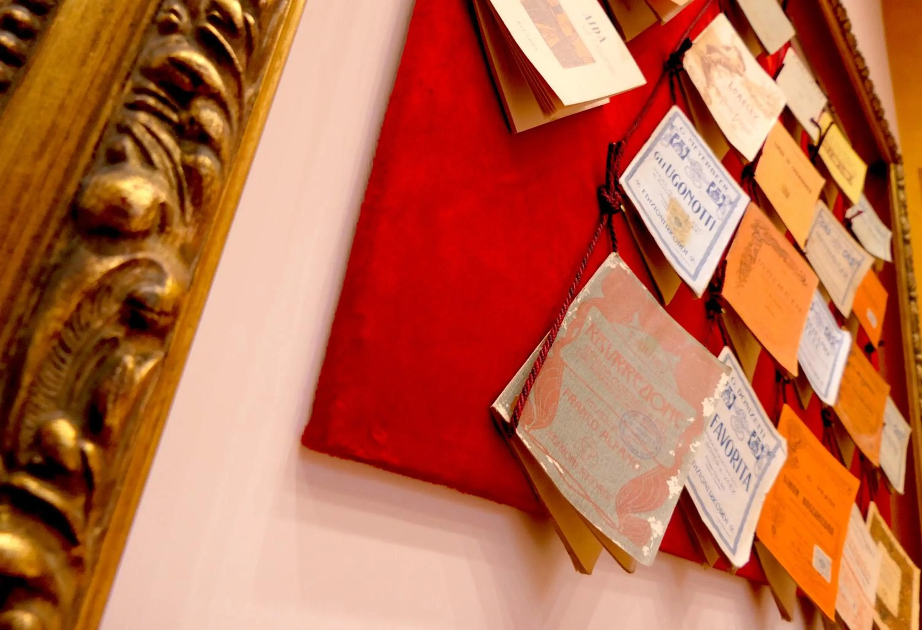 Decorative detail in Spaccanapoli B&B City Soul