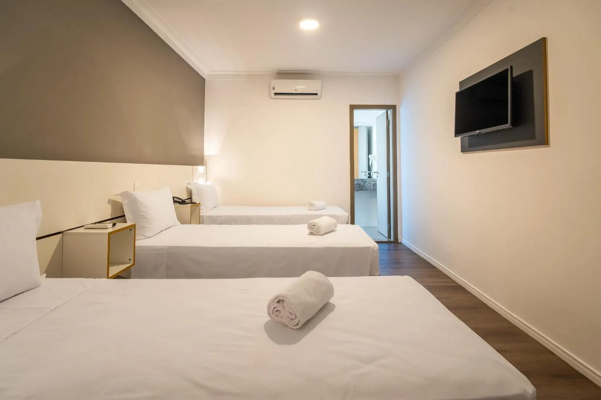 Bed in Uniclass Hotel Lapa Bed in Uniclass Hotel Lapa