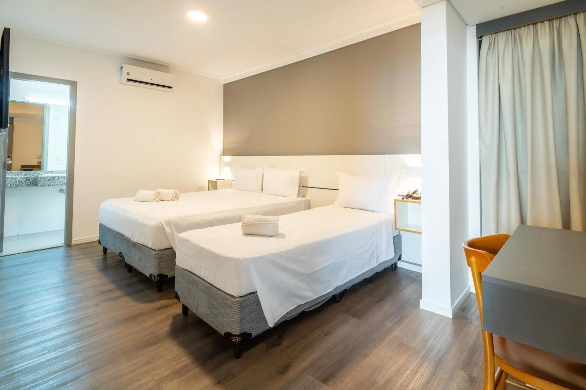 Bed in Uniclass Hotel Lapa