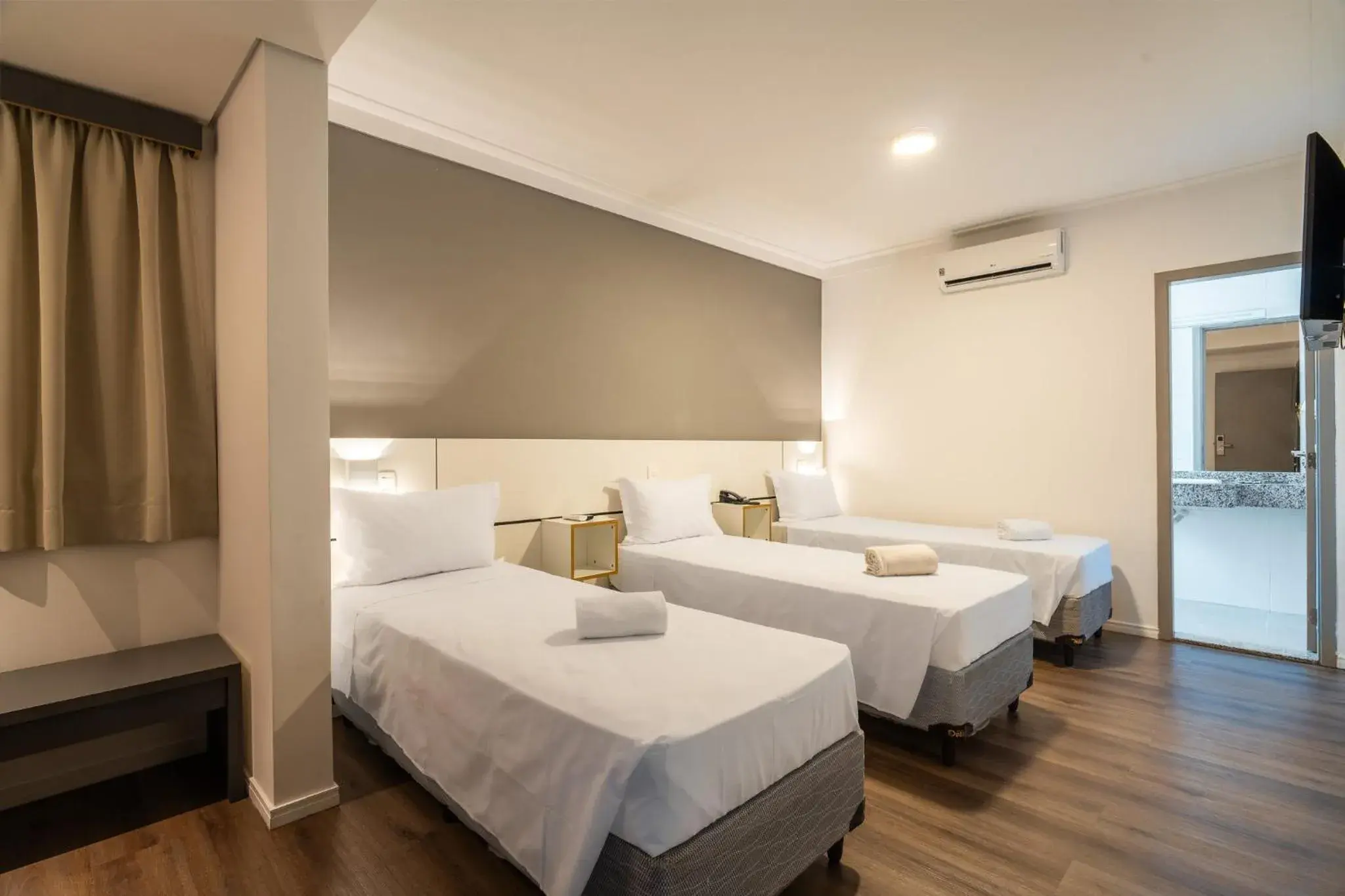 Bed in Uniclass Hotel Lapa Bed in Uniclass Hotel Lapa