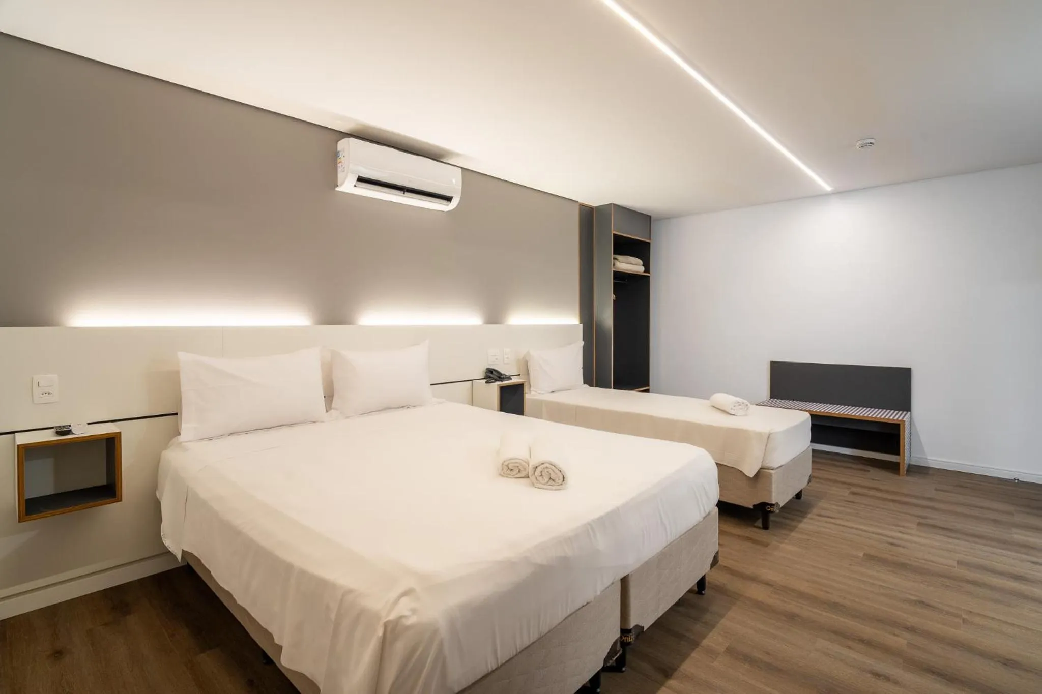 Bed in Uniclass Hotel Lapa